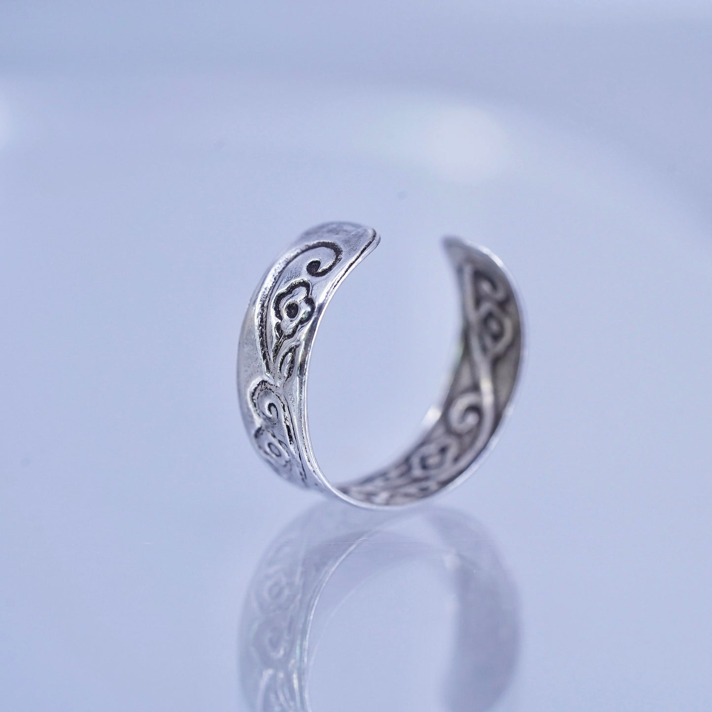 Size 3.5 vintage southwestern Sterling 925 silver handmade ring, textured band