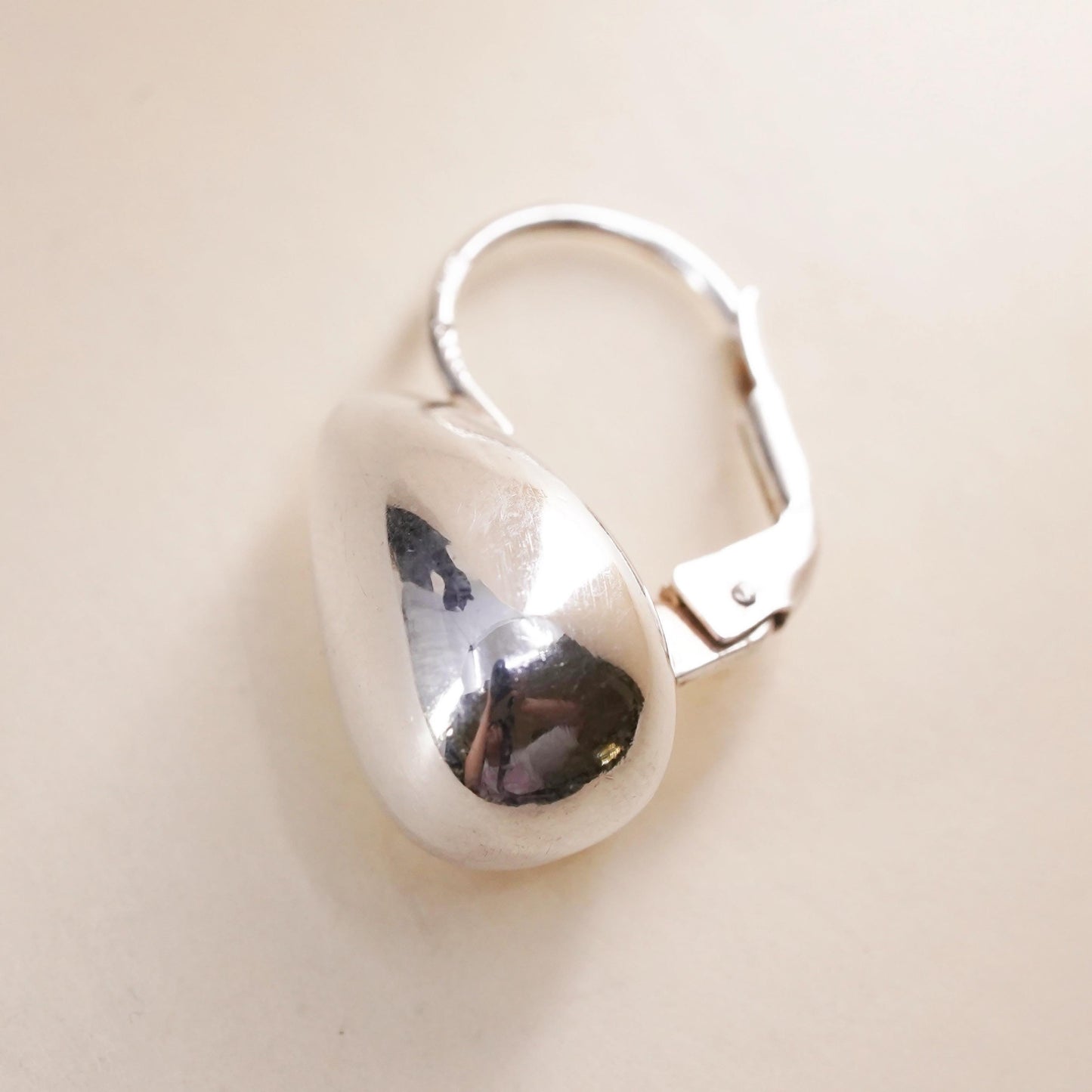vintage modernist sterling silver 925 single teardrop earring with lever back