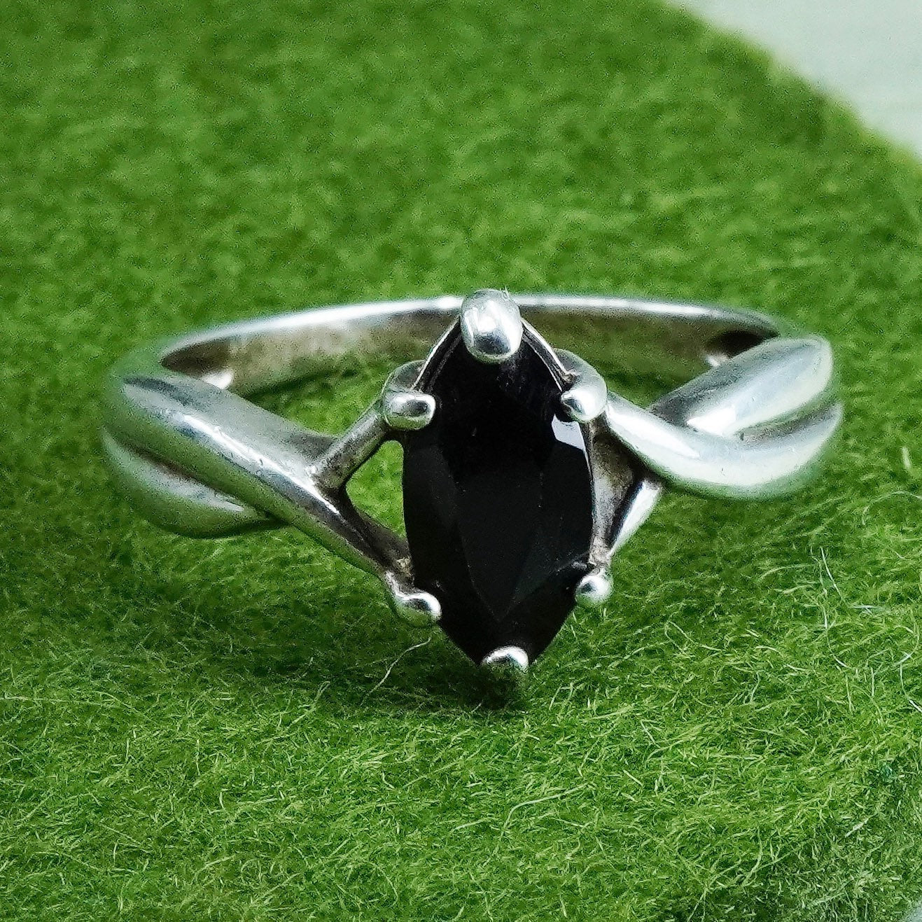 Size 6, vintage Sterling silver handmade ring, 925 band with sapphire