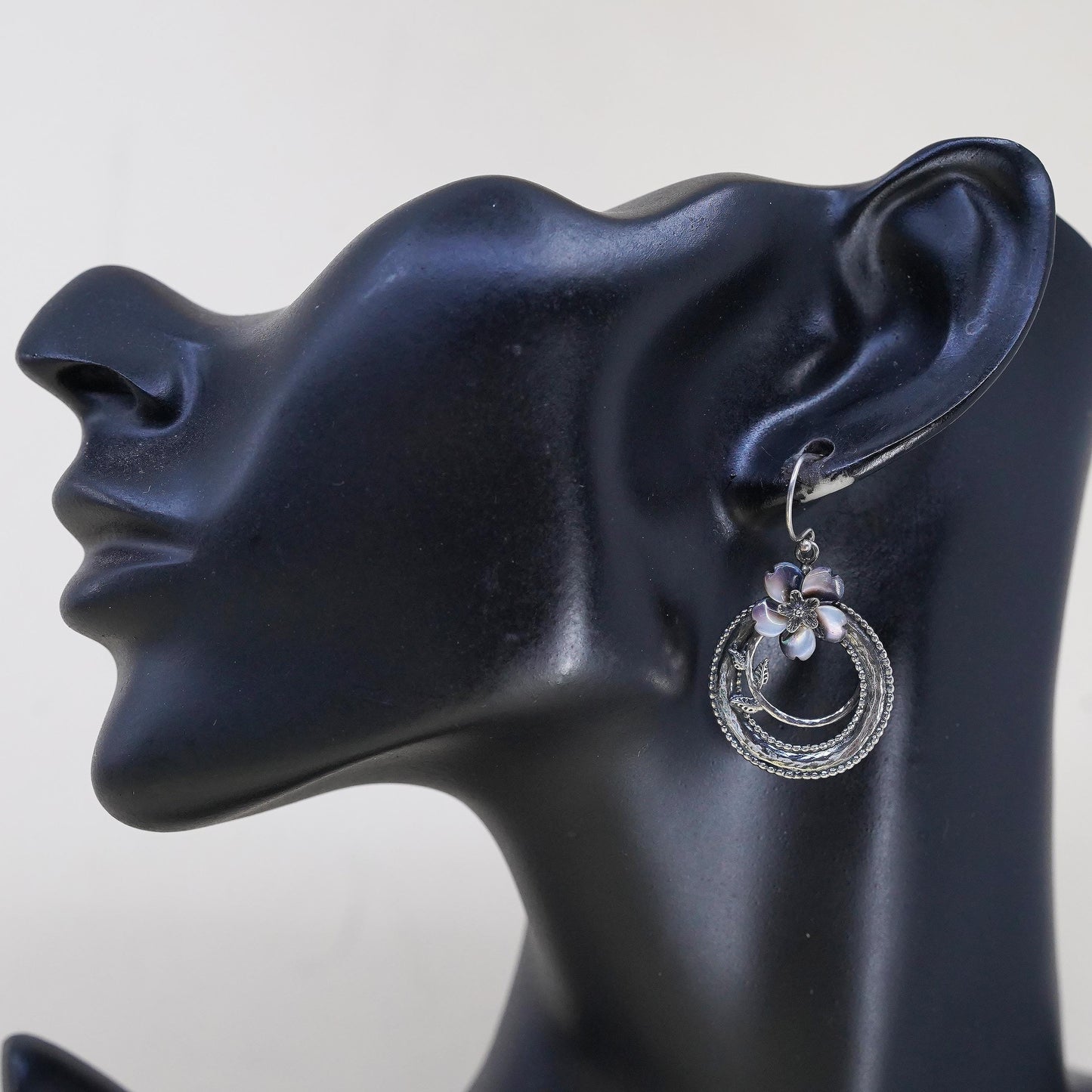 Vintage PZ Paz Israel Sterling Silver 925 disc earrings mother of pearl flower