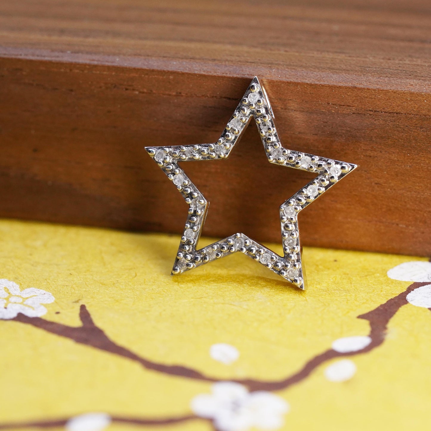 Vintage sterling silver pendant, 925 star with cluster genuine diamond