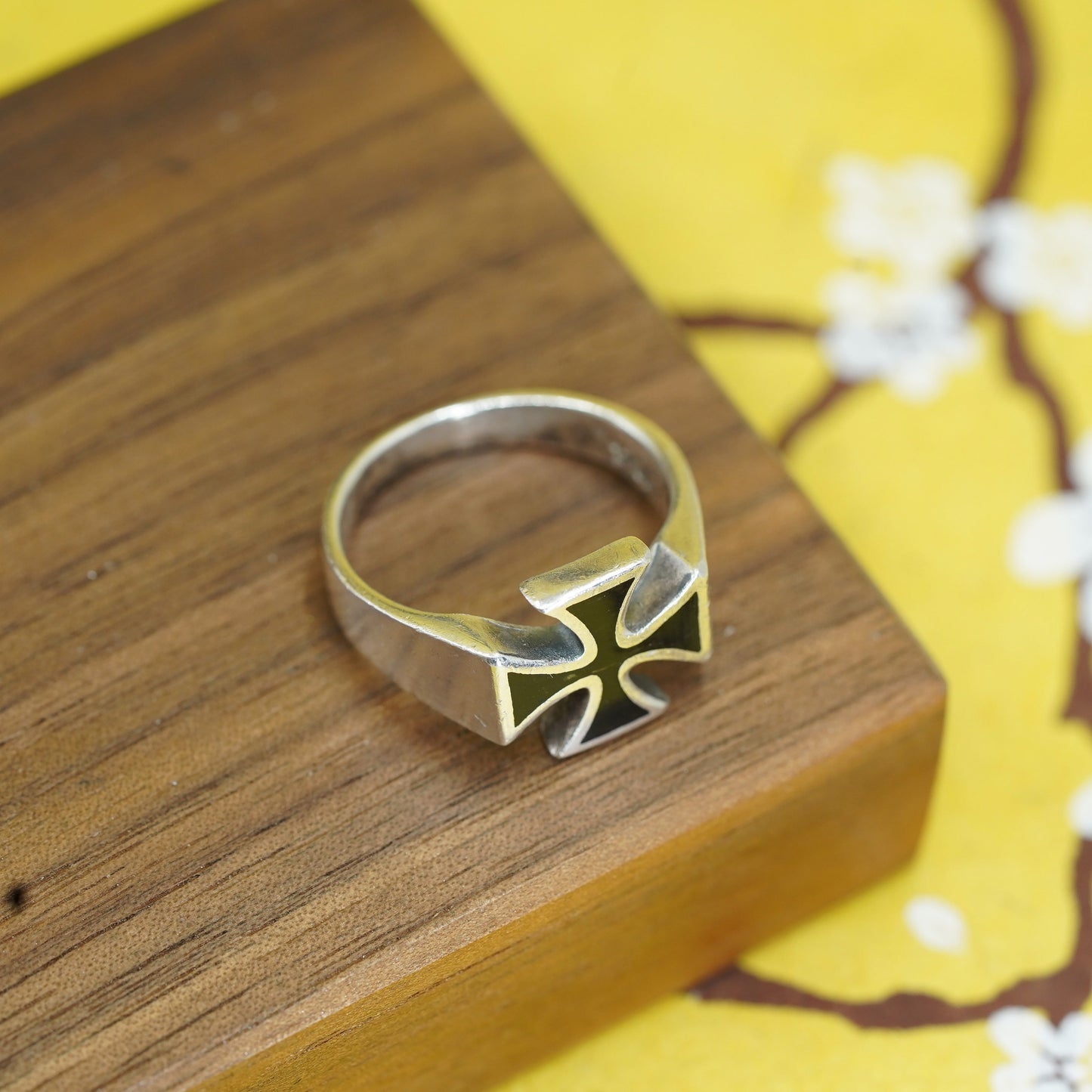 Size 10, vintage Sterling silver handmade ring, 925 cross band black enamel