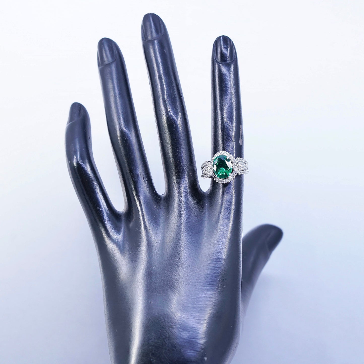 Size 6, vintage Sterling 925 silver handmade ring with emerald and cz around