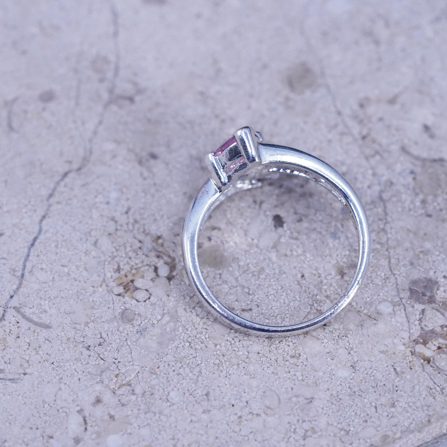 Size 6, vintage Sterling 925 silver handmade ring with pink crystal details