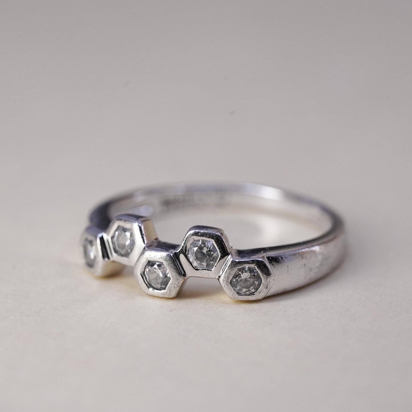 Size 7, sterling 925 silver ring, engagement band hexagram honeycomb cut cz