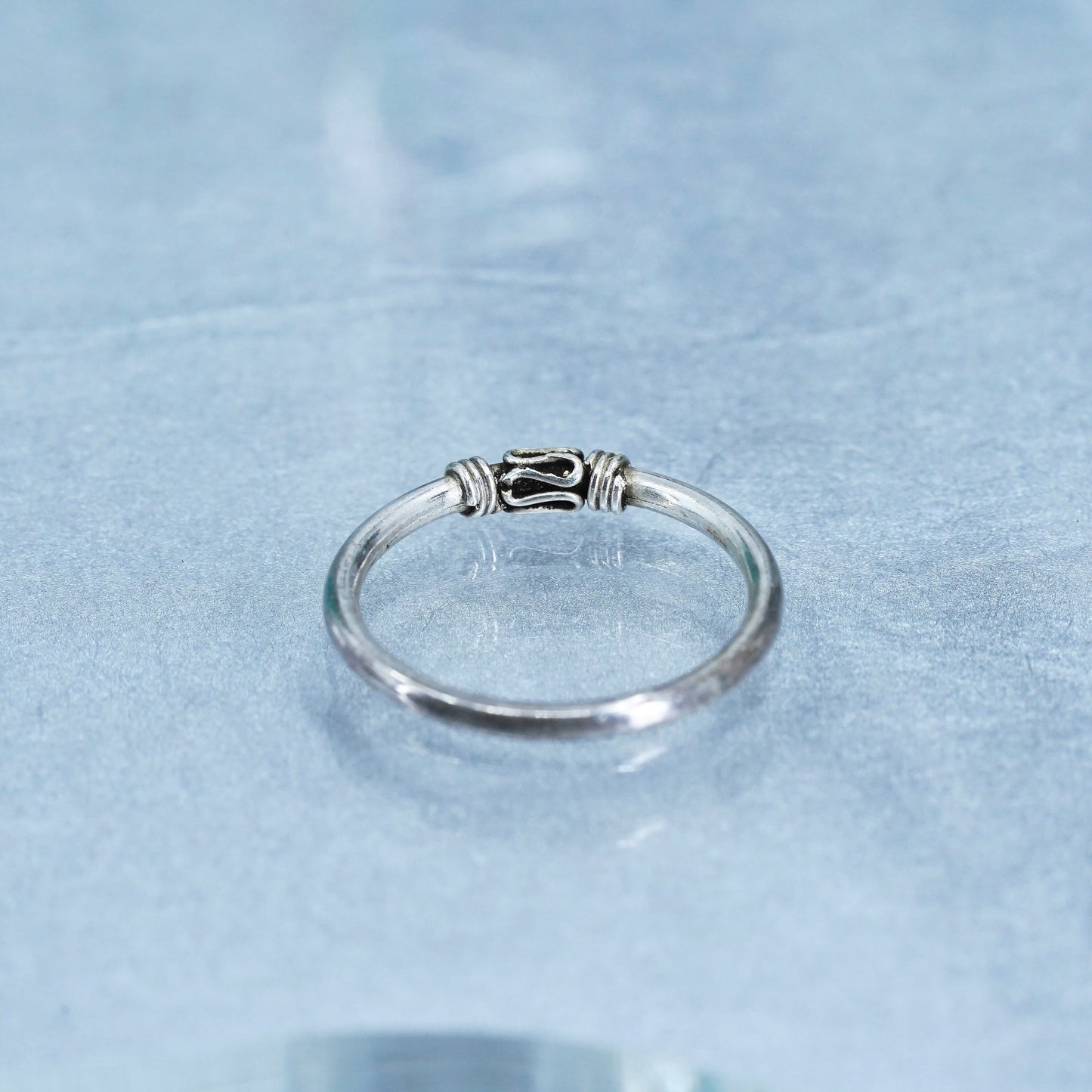 Size 9, vintage southwestern Sterling 925 silver ring, stackable cable band