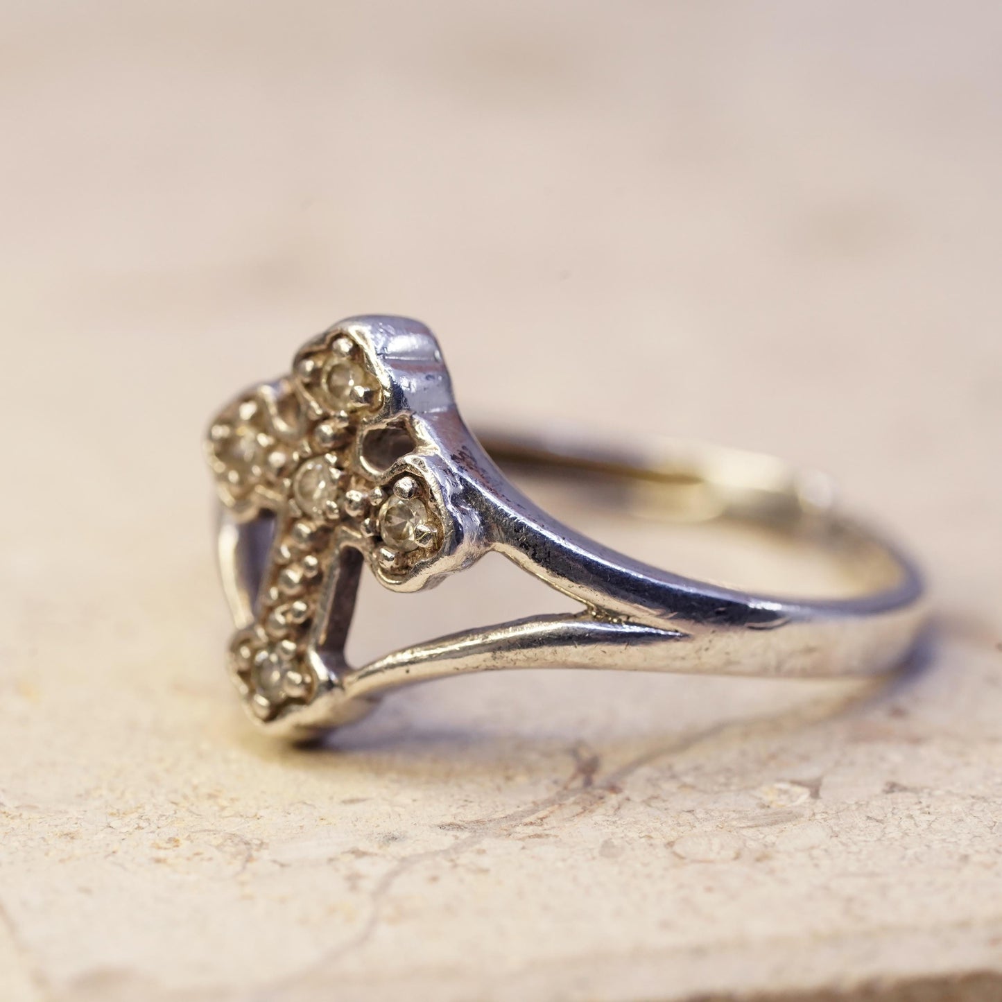 Size adjustable, vintage sterling 925 silver ring with cluster Cz, cross band