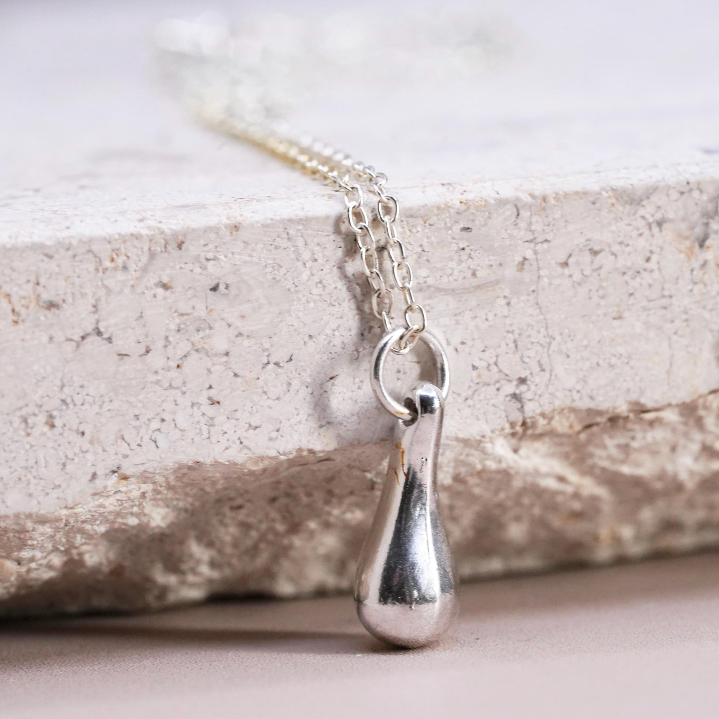 18”, vintage Sterling silver necklace, 925 circle chain with teardrop pendant