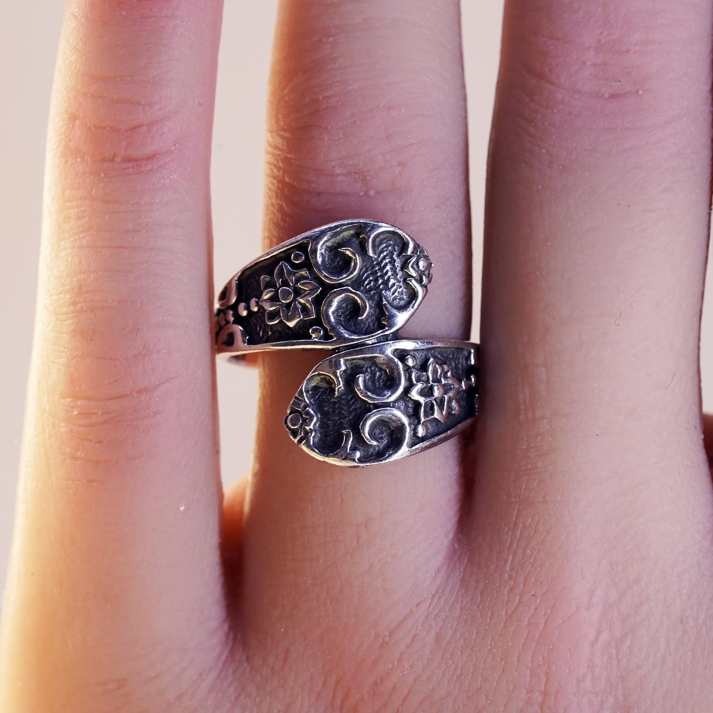 Size 9, vintage signed Sterling silver handmade ring, 925 flower relief band