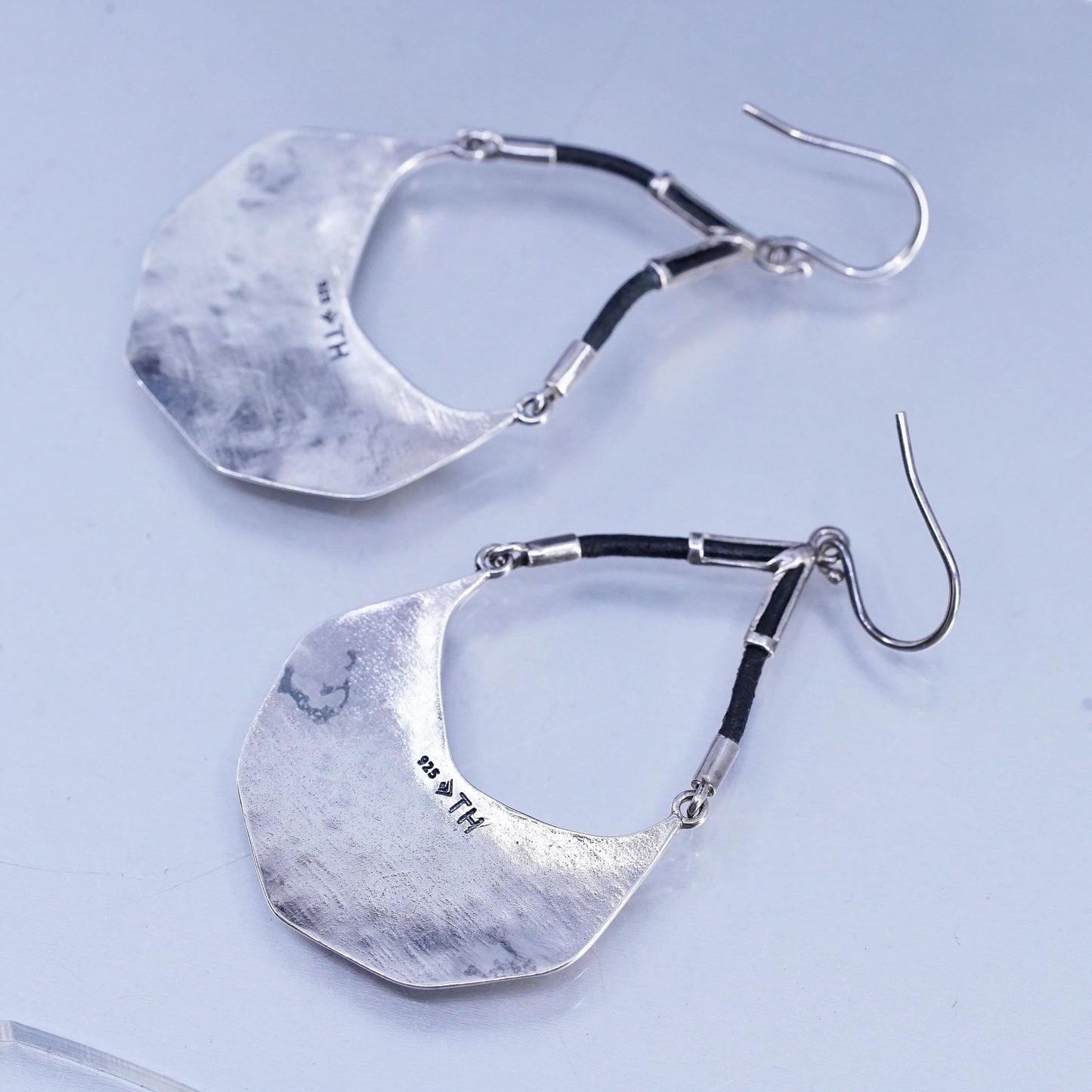 Silpada 925 Sterling Silver Badge Of Beauty Leather Textured Earrings