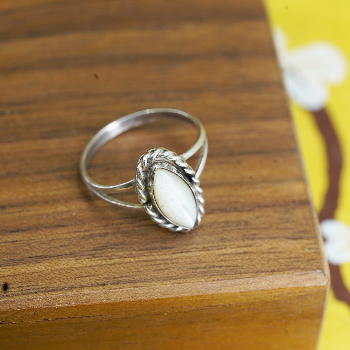 Size 6, vtg Sterling silver 925 handmade ring with white tiger eye stone cable