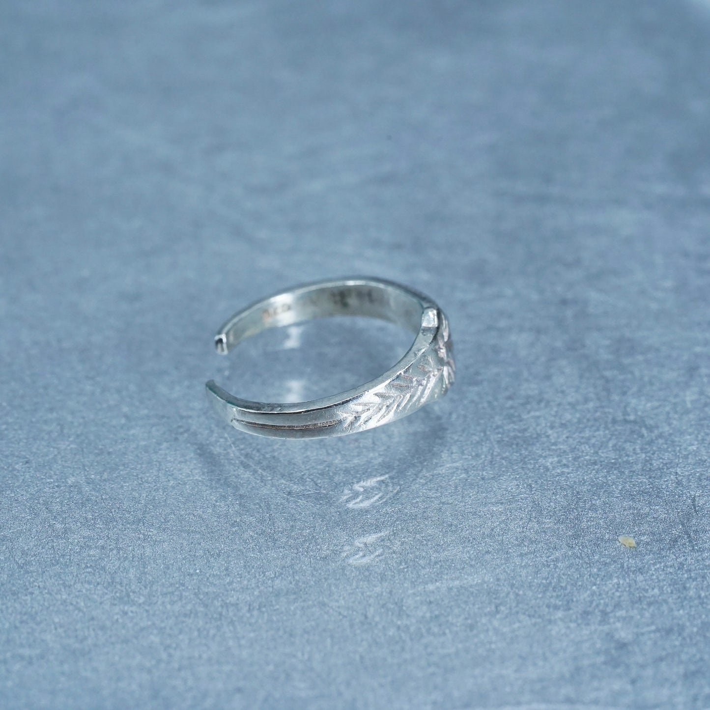 Size 3, southwestern Sterling 925 silver handmade ring, floral textured band