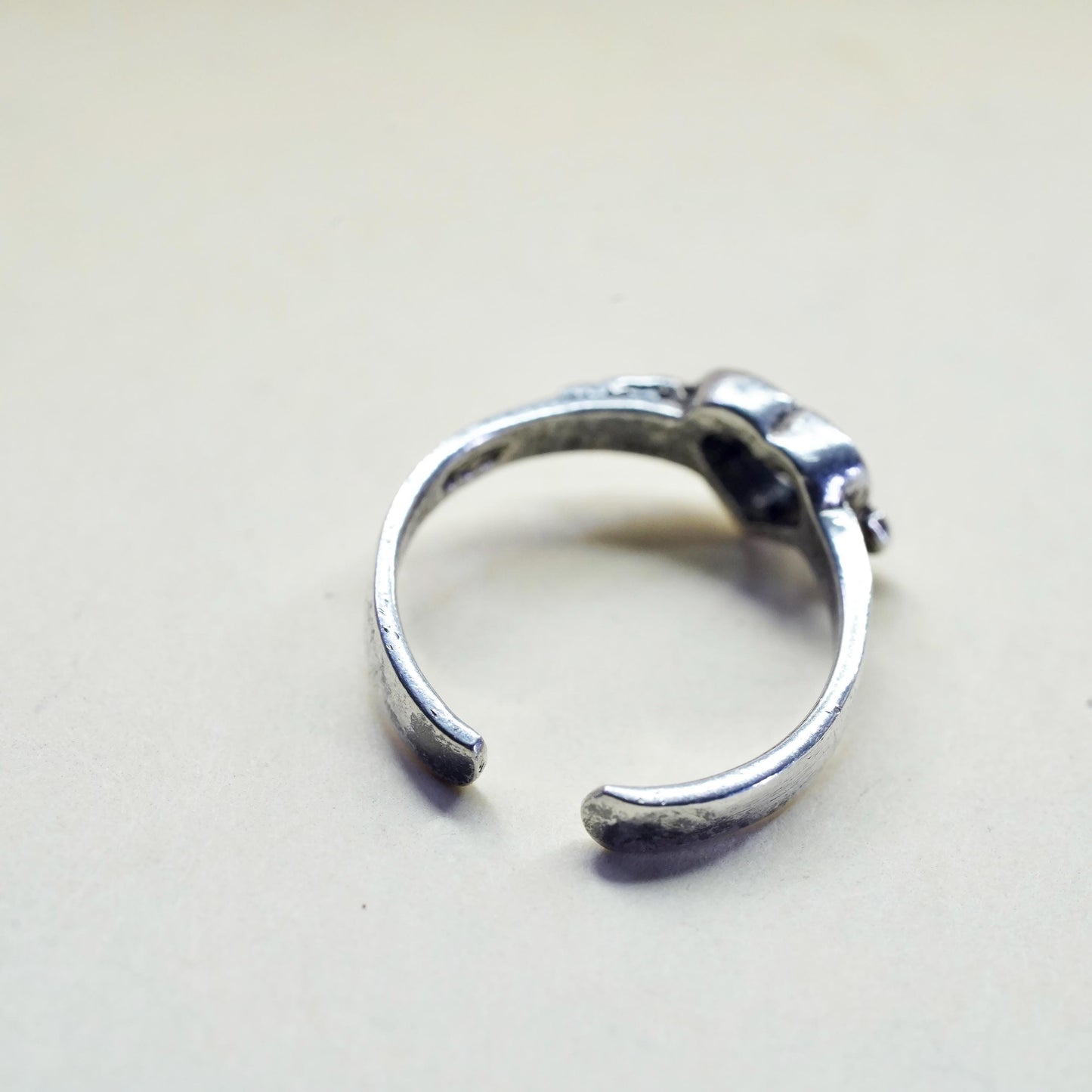 Size 3, vintage Sterling silver handmade ring, 925 heart arrow open band