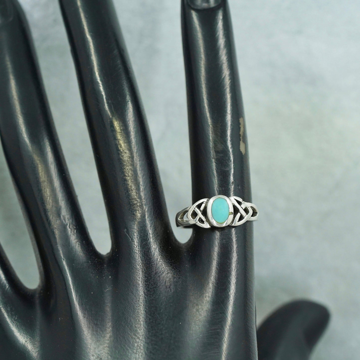 Size 7, southwestern Sterling 925 silver handmade ring with turquoise