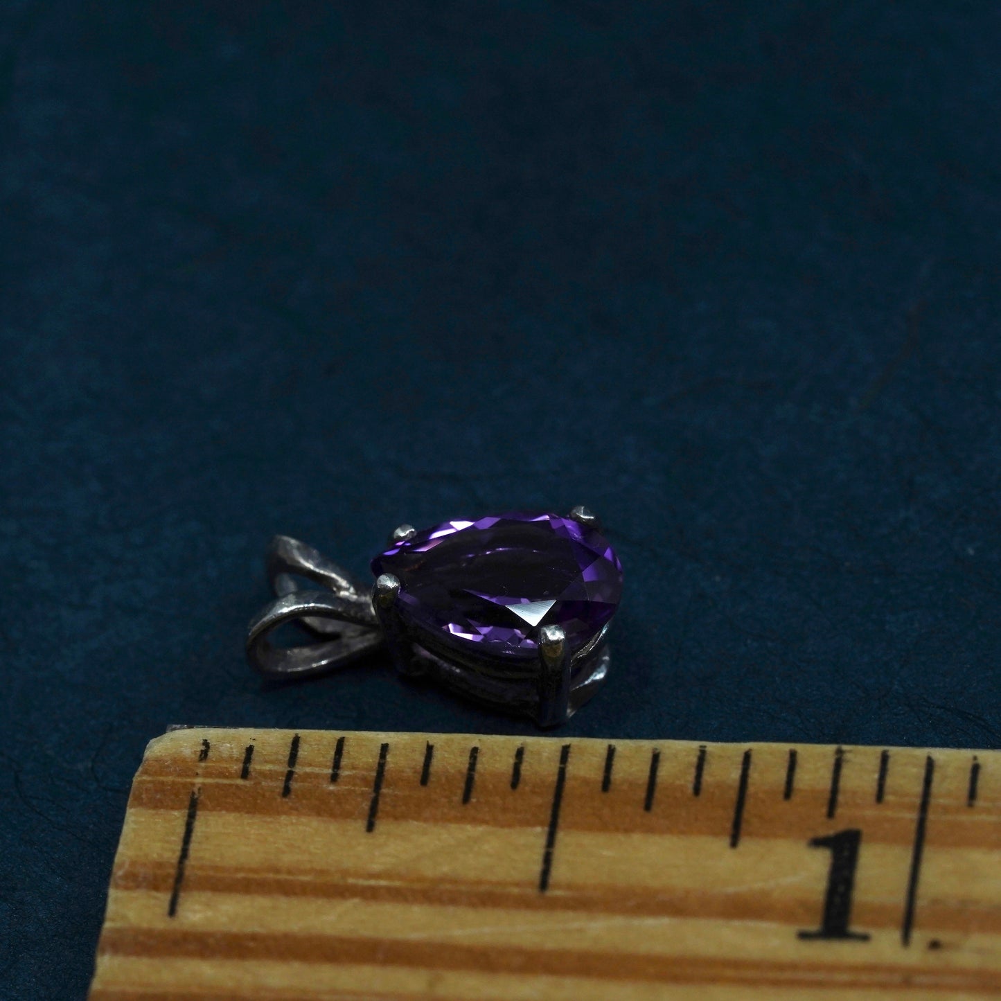 Vintage sterling 925 silver teardrop pendant with amethyst