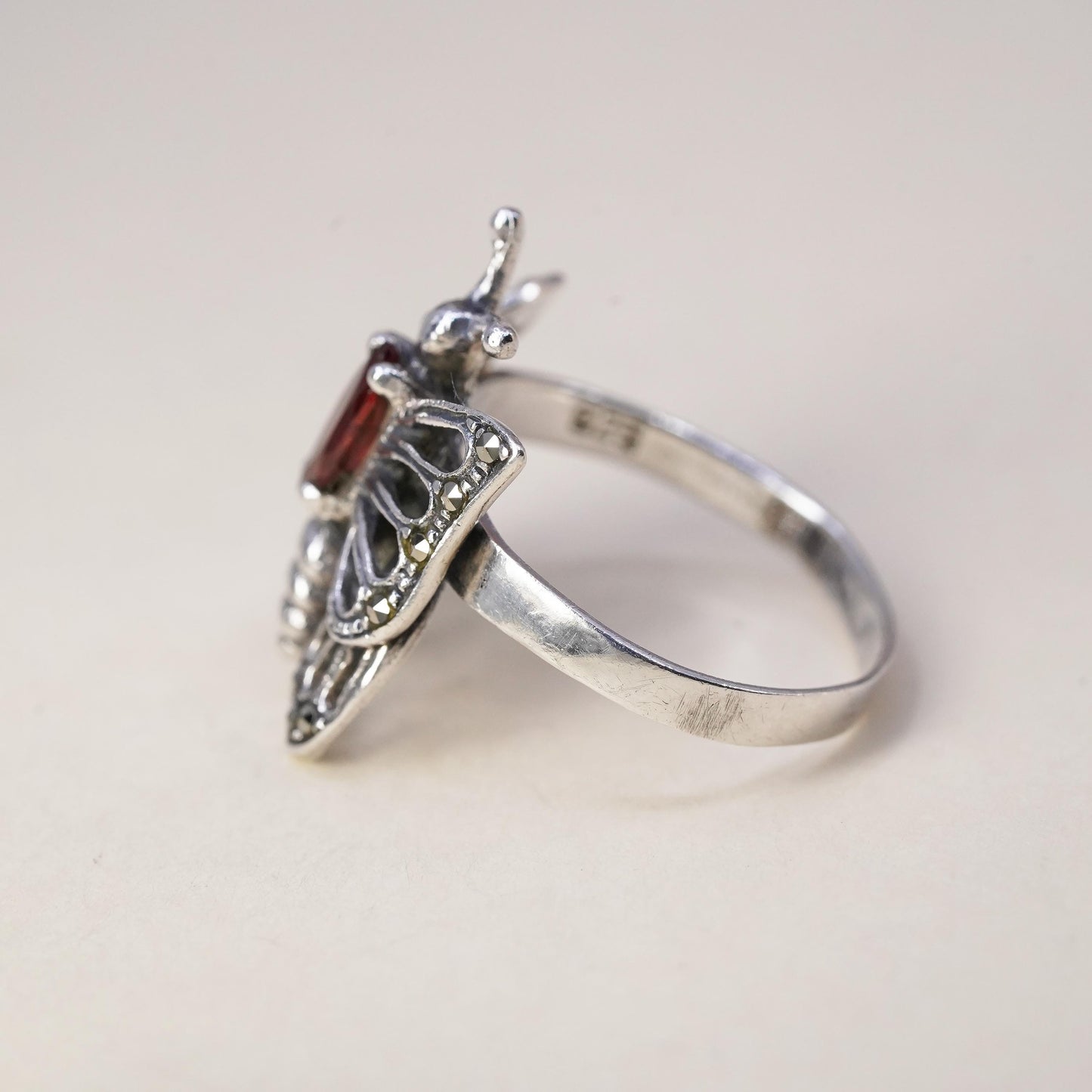 Size 9, VTG Sterling silver ring, 925 filigree butterfly band marcasite garnet