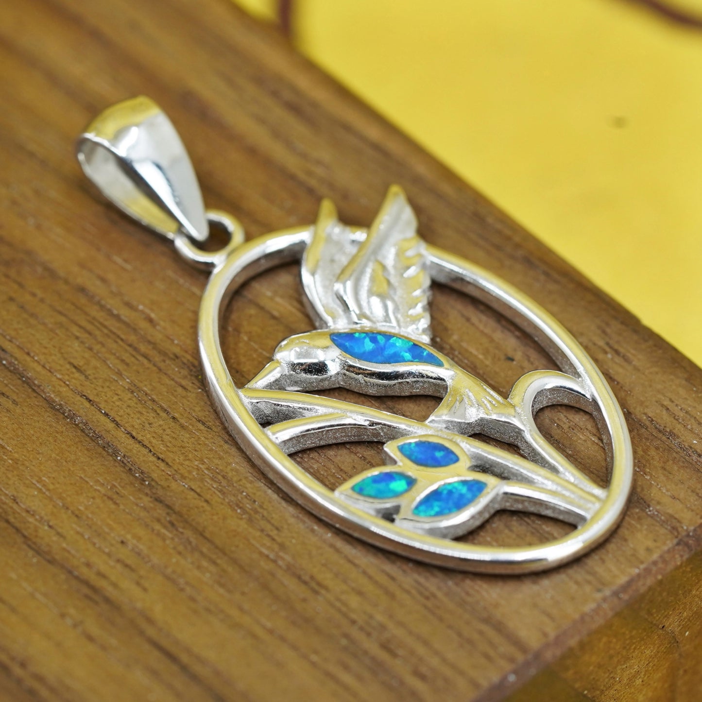 Vintage Sterling 925 silver oval hummingbird pendant with fire opal inlay
