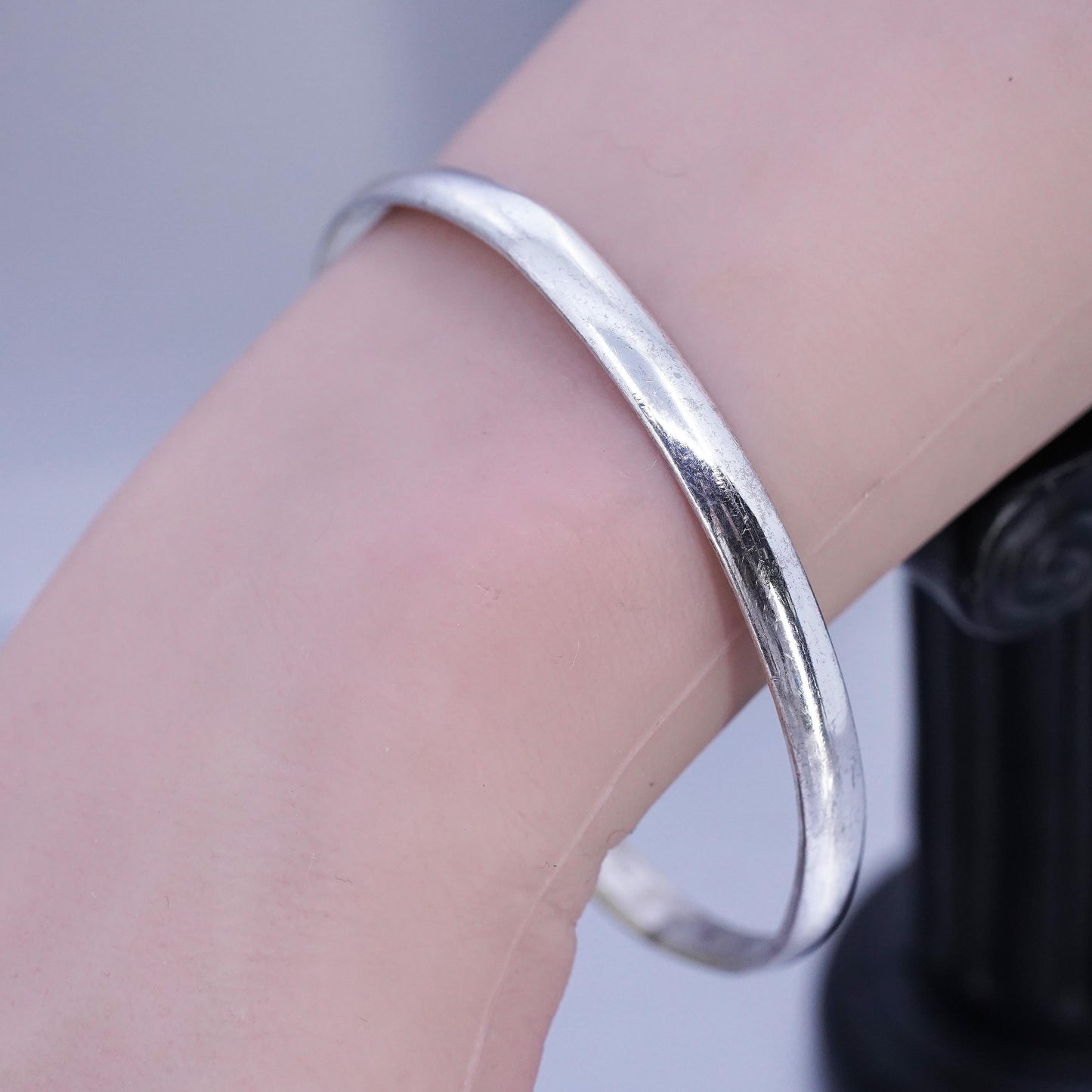 8.25”, Vintage Mexican silver tone stackable bangle bracelet