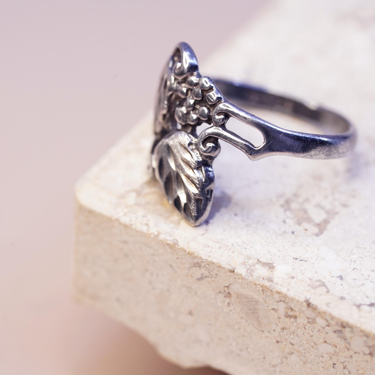 Size 6, vintage Sterling silver handmade ring, 925 grapes leaves band