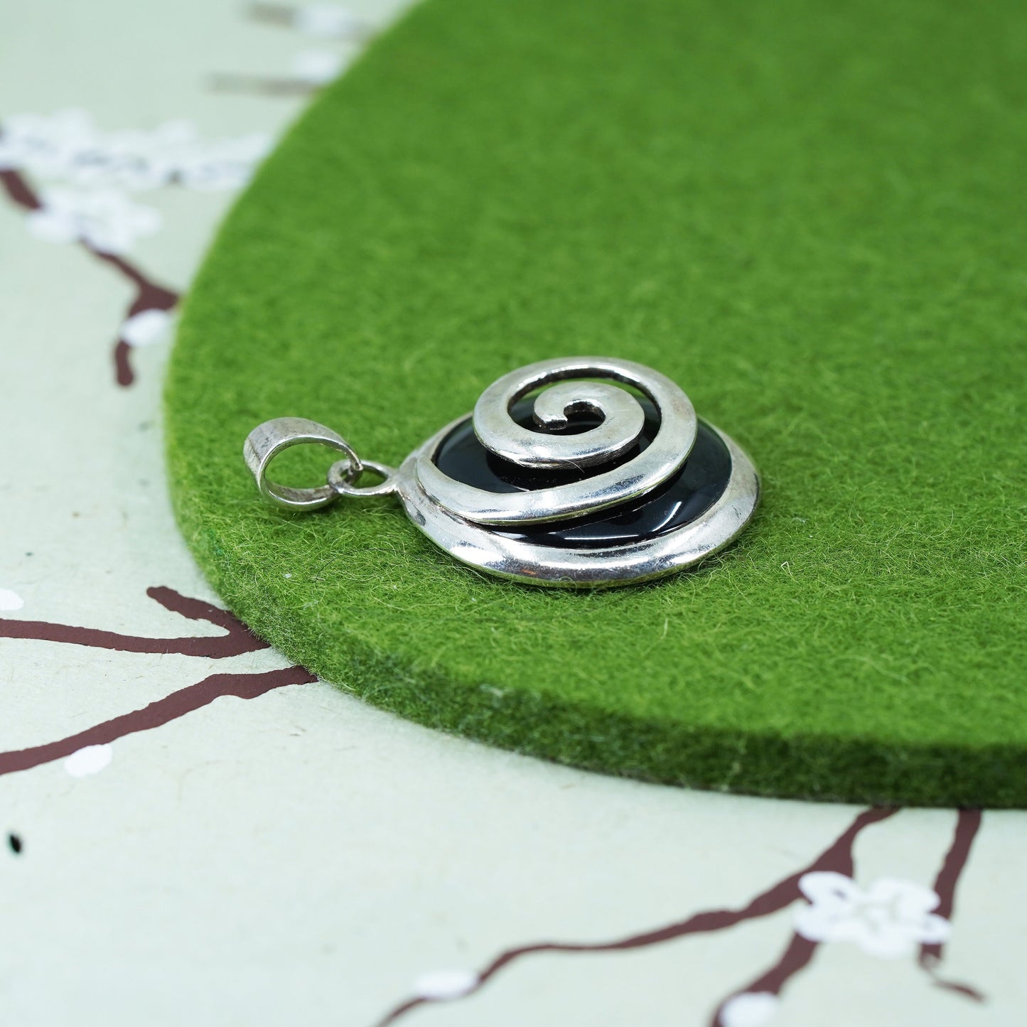 handmade sterling silver 925 pendant with round black onyx and spiral details