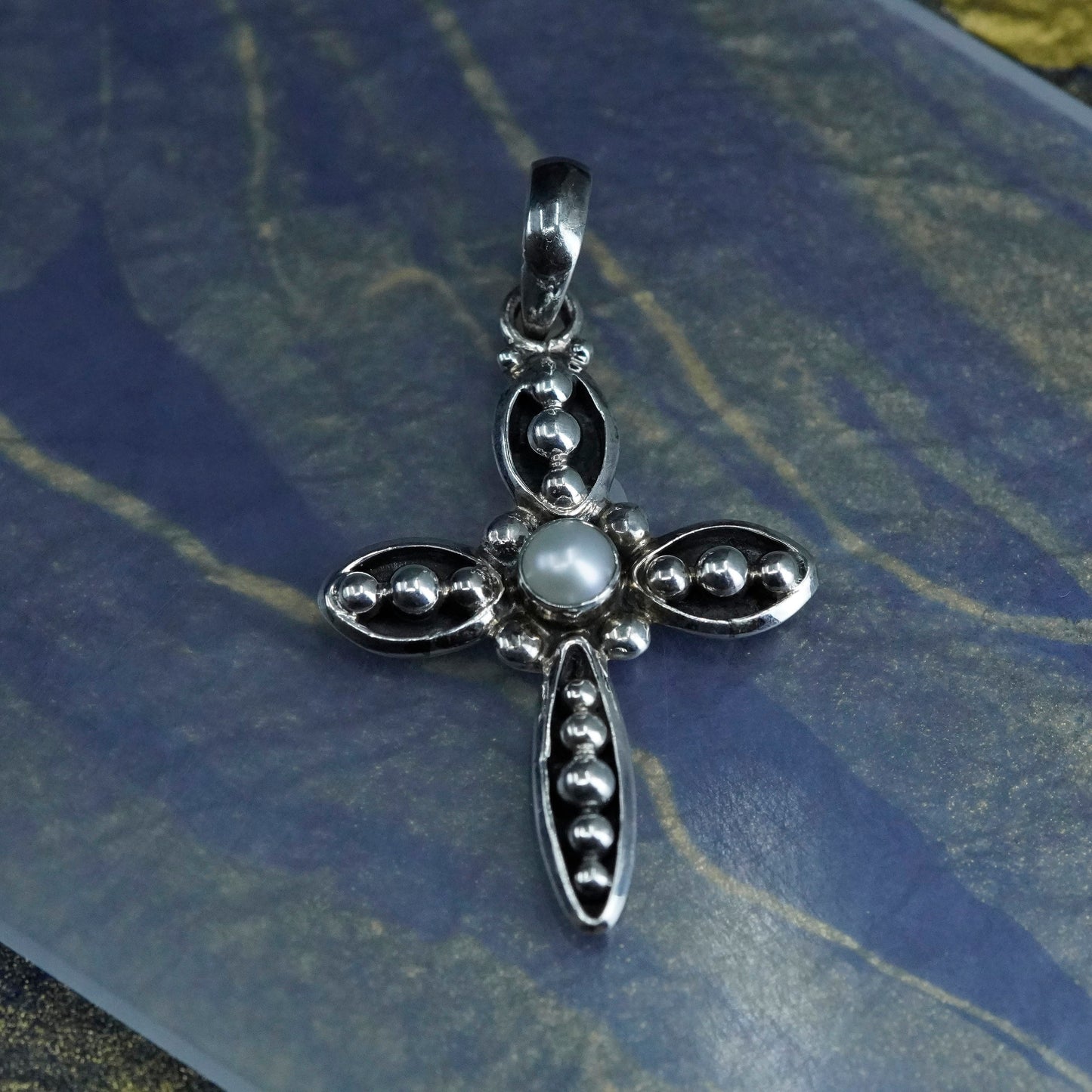 vtg Silpada Sterling Silver 925 handmade Cross Pendant With Pearl Center S0971
