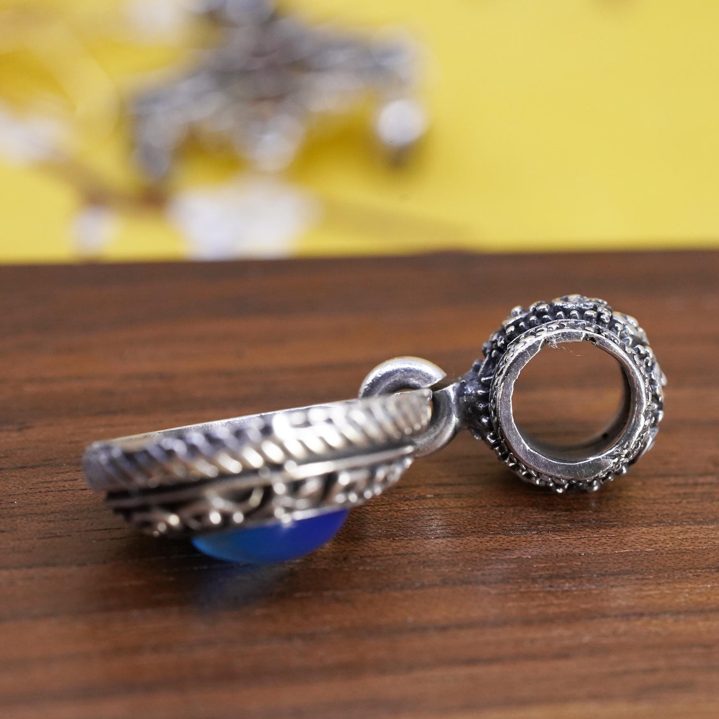 Vintage Mexican Sterling 925 silver textured pendant with oval blue cat’s eye
