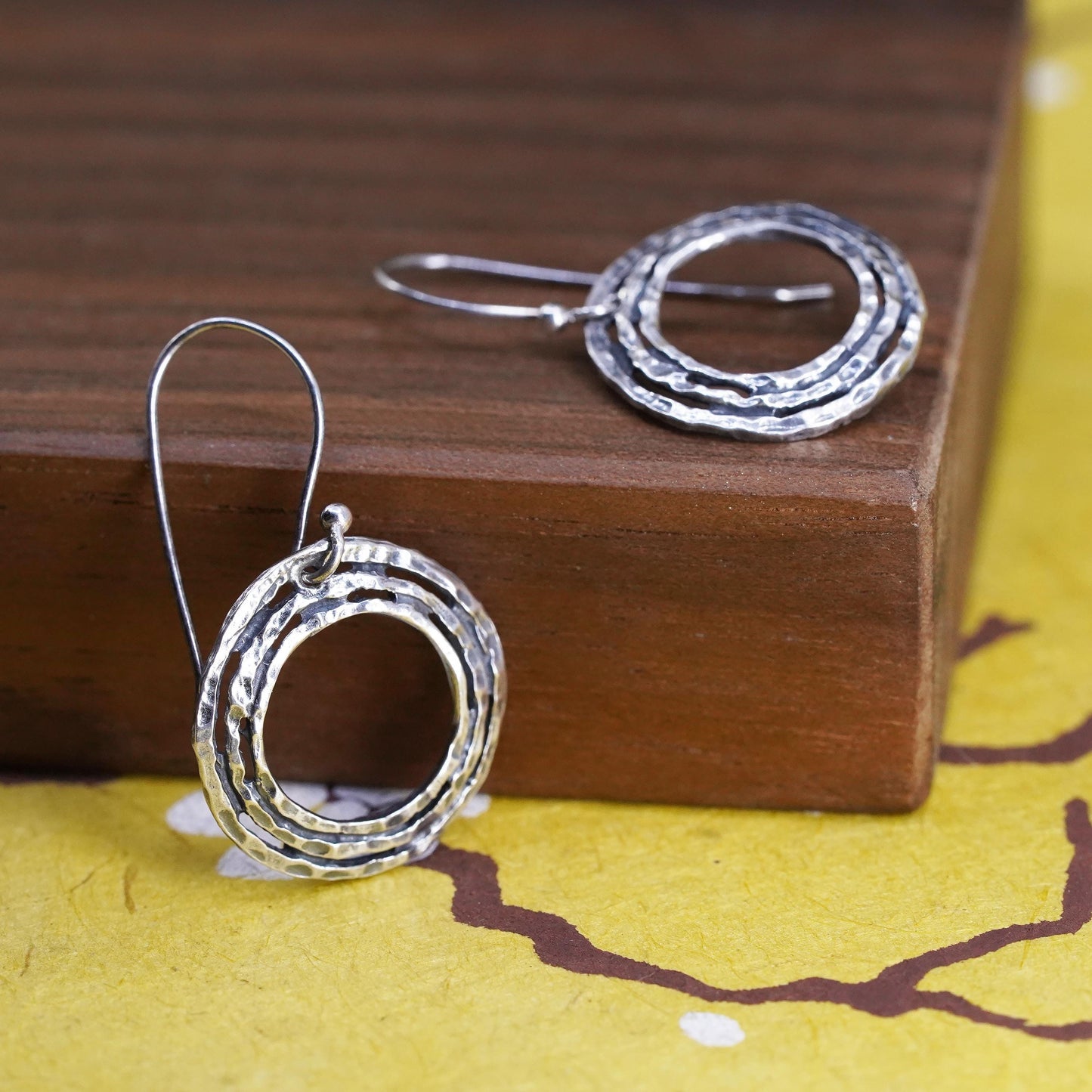 Vintage Israel Sterling 925 Silver circle hammered disc Earrings. Vintage.