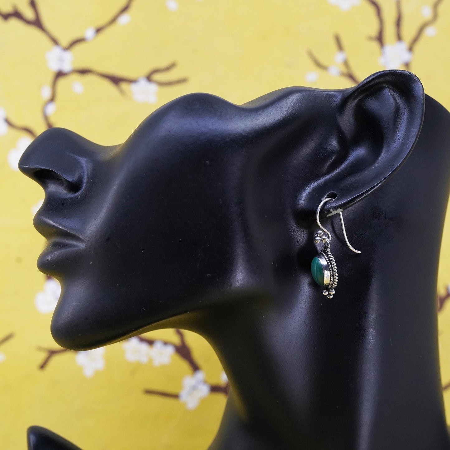 Vintage Sterling 925 silver handmade earrings with oval malachite and cable