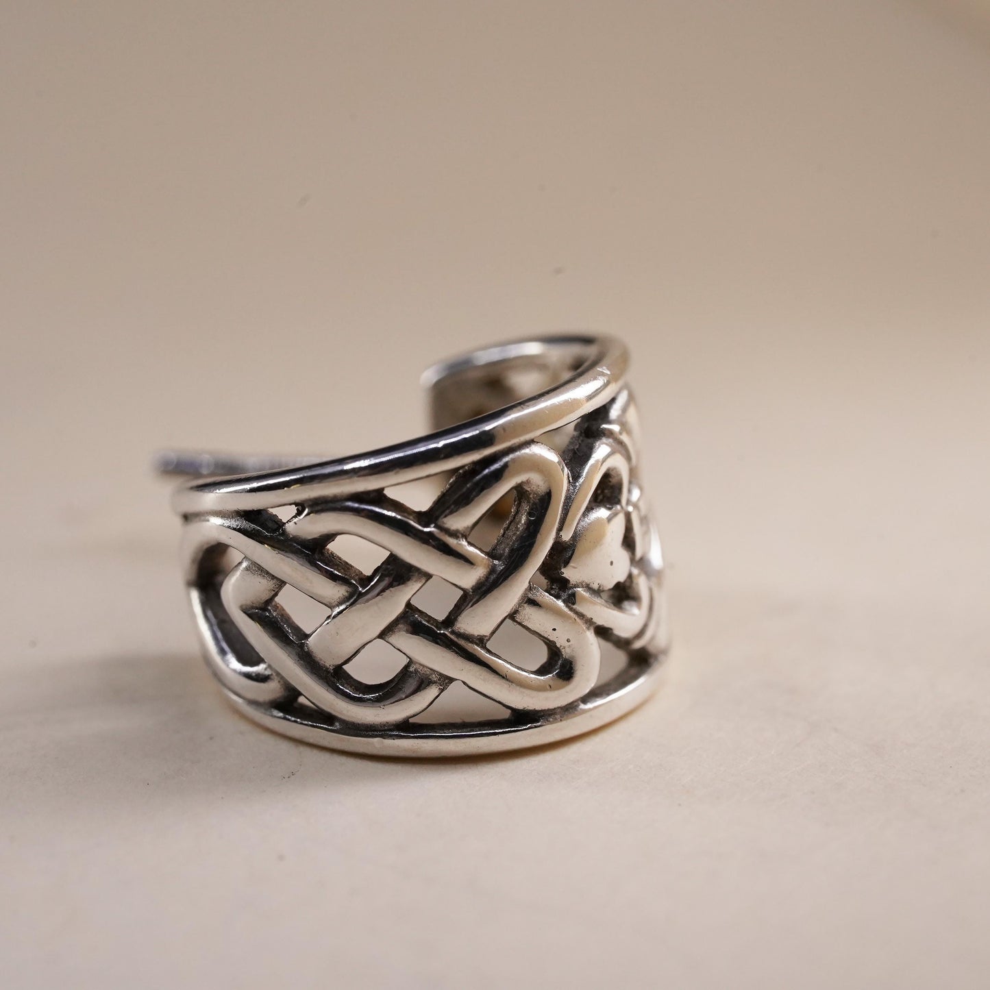 Irish single 1 earring. Sterling 925 silver Celtic Claddaugh Friendship stud