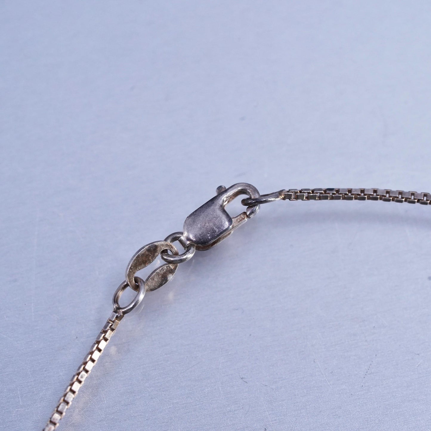 16+2", 925 Sterling Silver Vintage box Necklace with ribbed teardrop pendant