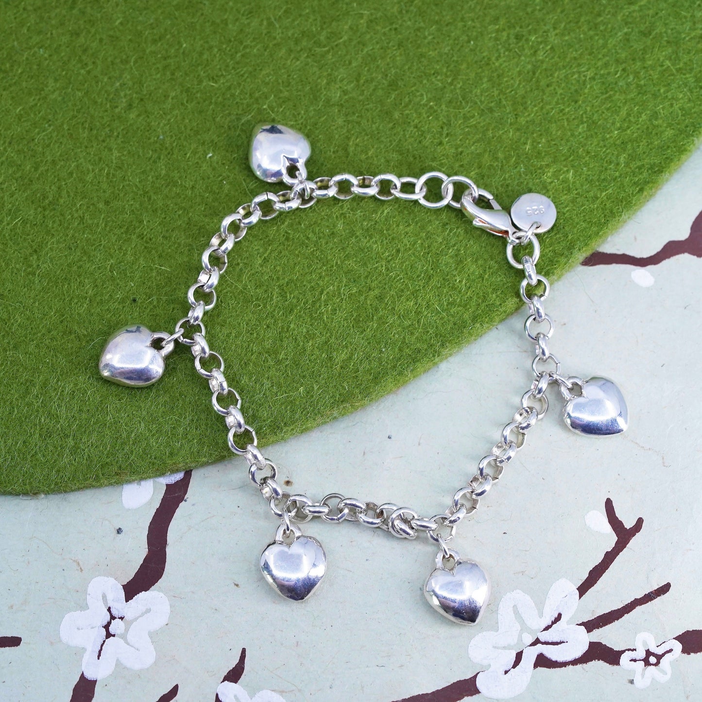 6.75” 5mm, Vintage sterling 925 silver circle bracelet with heart charms