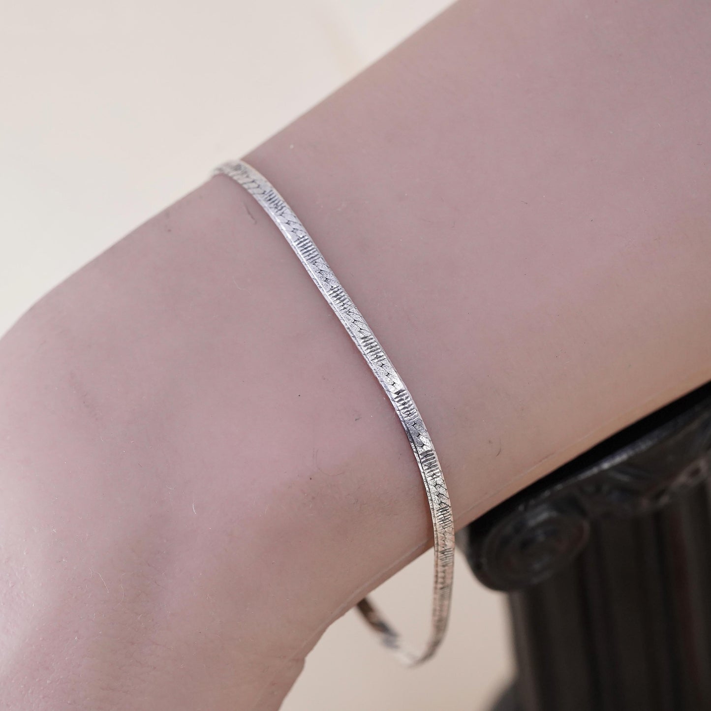 7.5", Vintage Italian sterling silver textured herringbone bracelet, 925 chain
