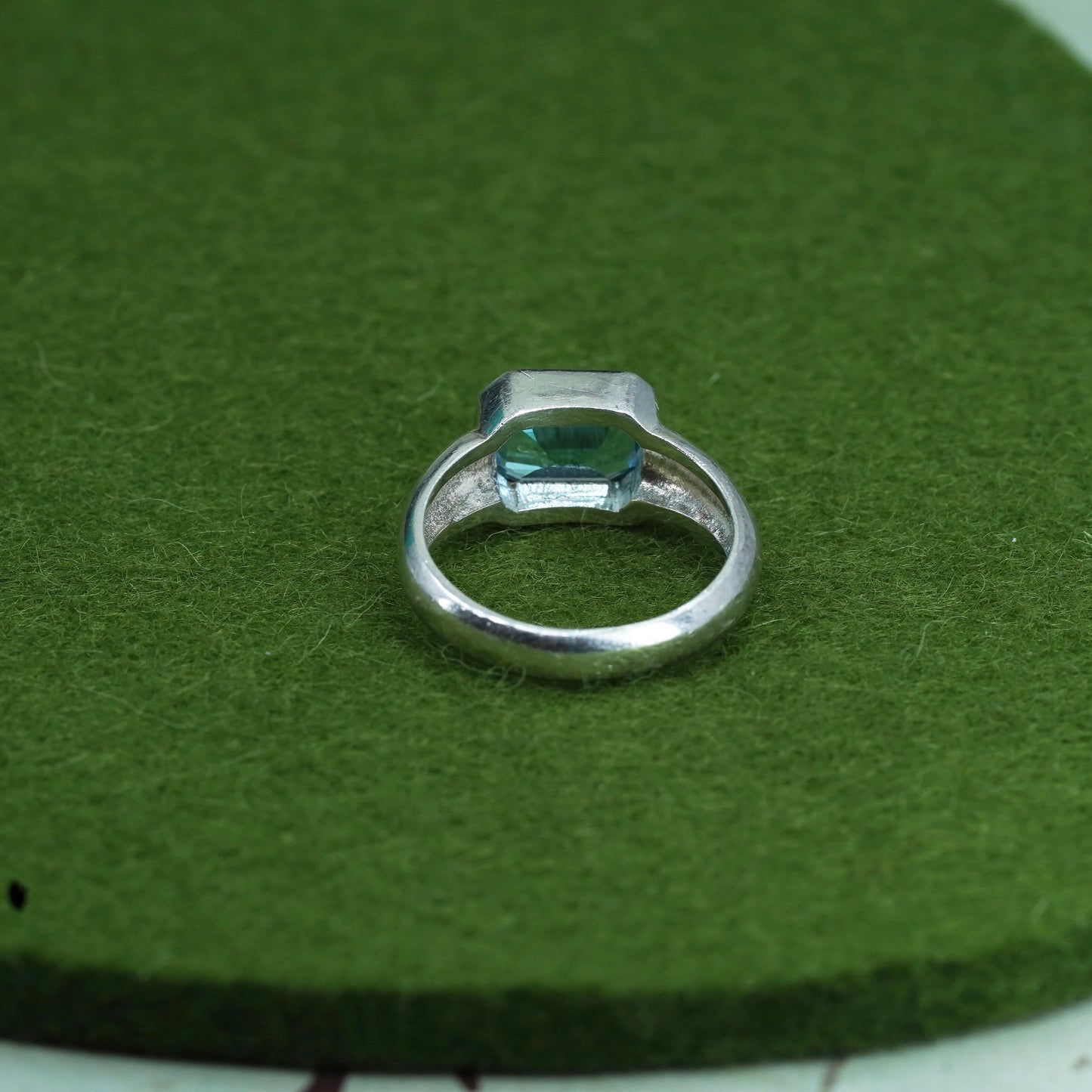 Size 7.5, vtg Sterling silver statement ring, 925 stackable band w/ blue topaz