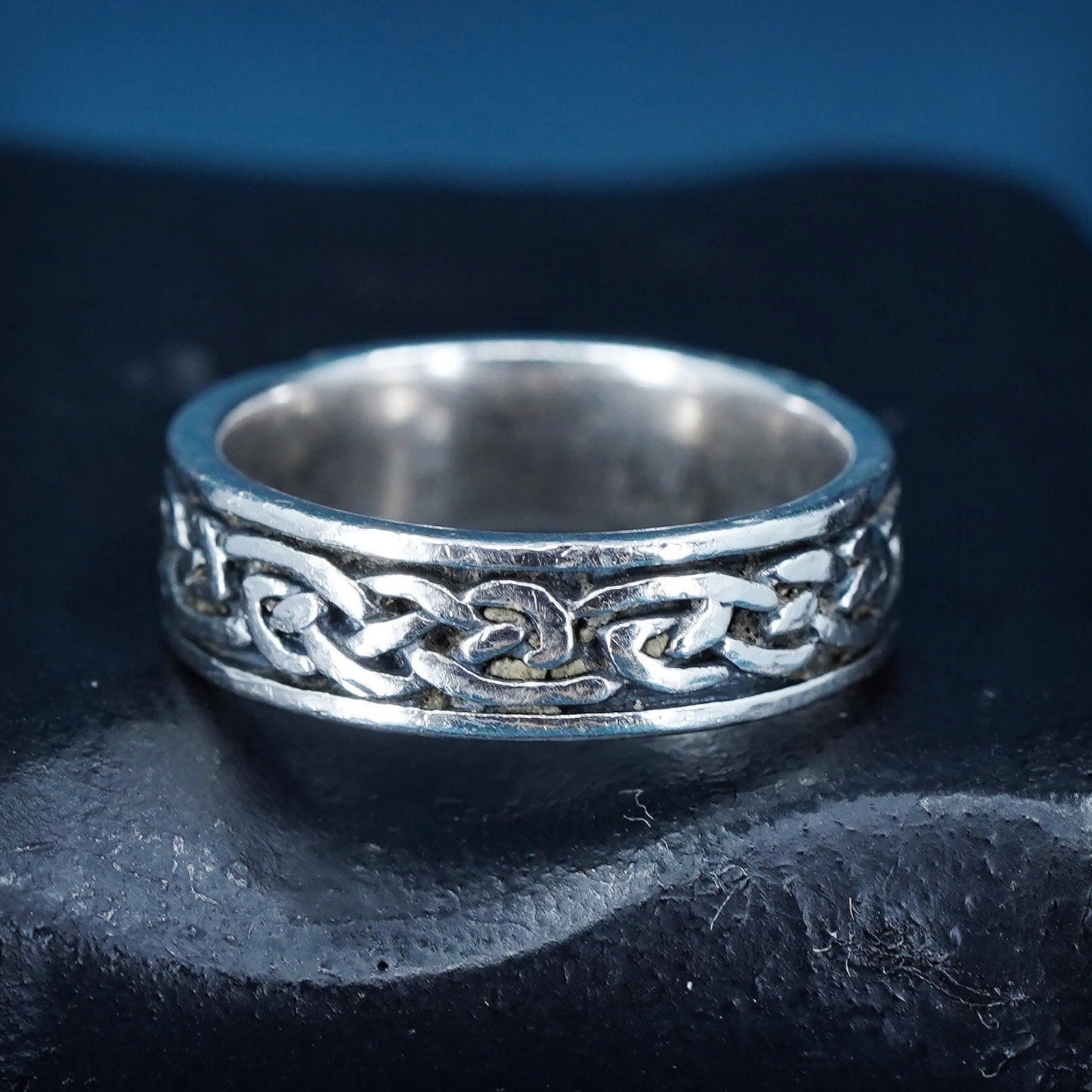 Size 8.5, southwestern Sterling silver handmade ring, woven twisted 925 band