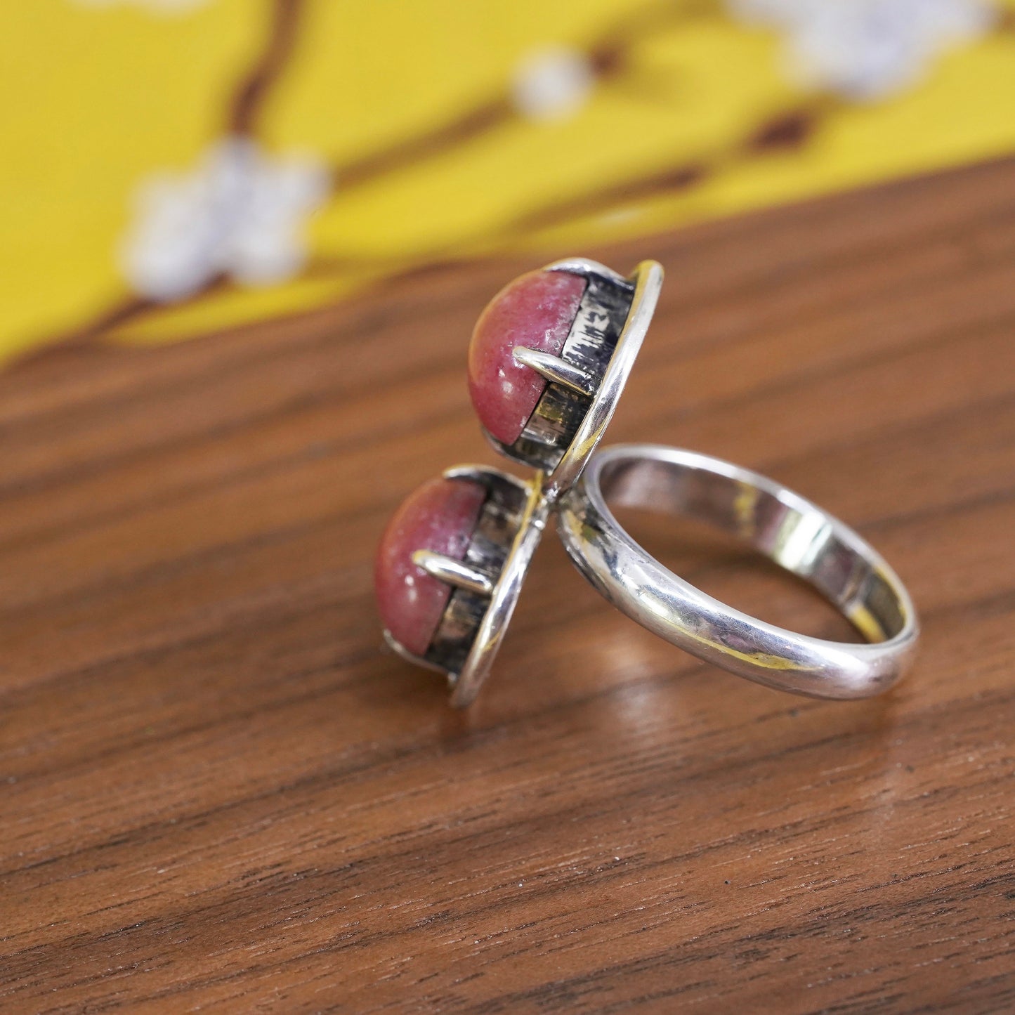 Size 6.5. vintage Sterling 925 silver handmade ring with oval Indian ruby