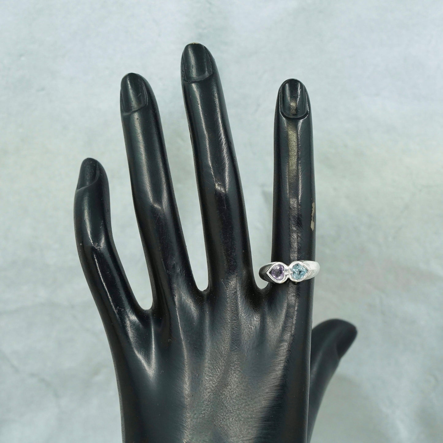 Size 7, vintage southwestern Sterling 925 silver ring, heart amethyst topaz