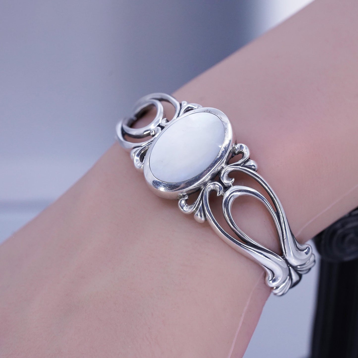 6”, vintage Kabana Sterling 925 silver bracelet, cuff with oval mother of pearl