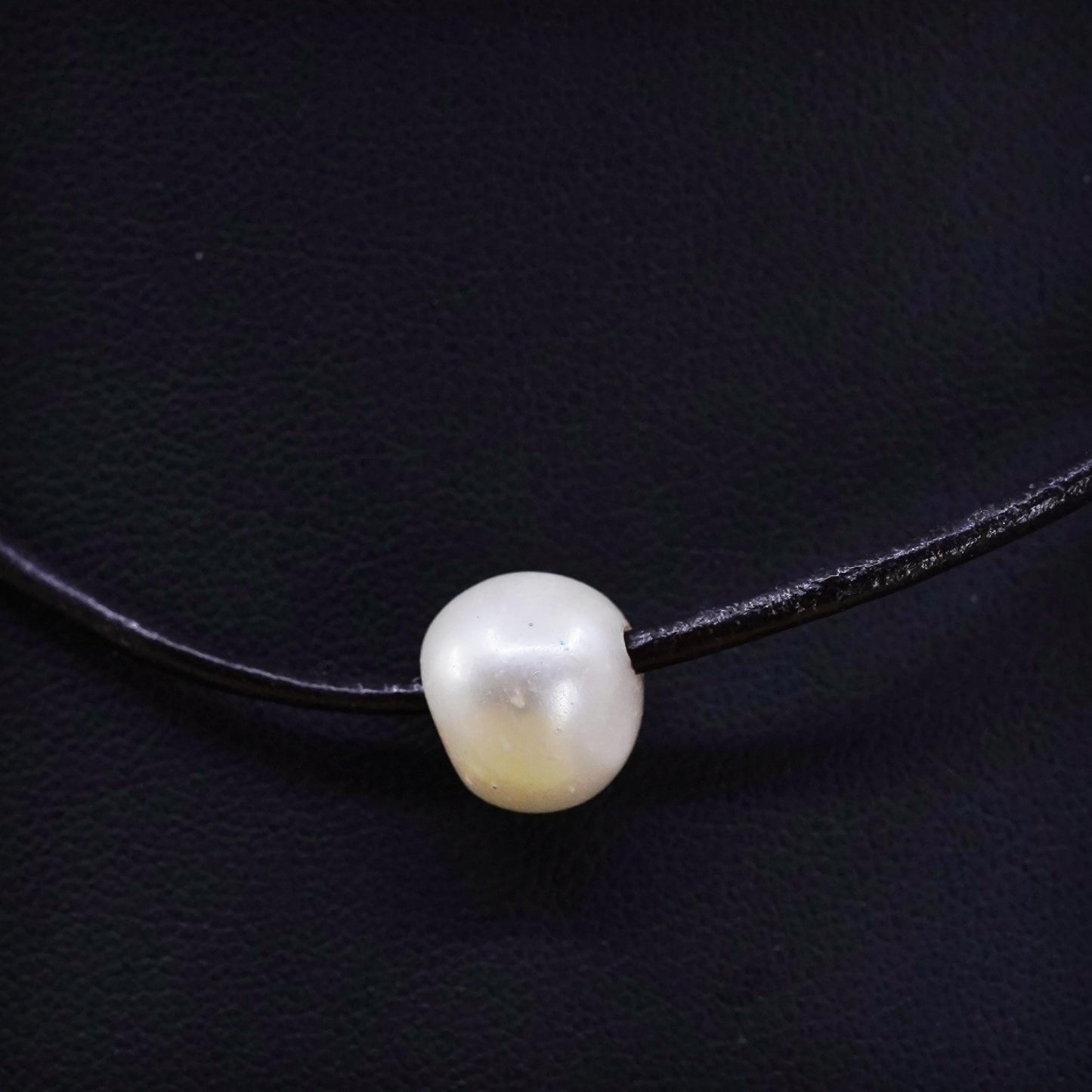 15”, Sterling 925 silver handmade necklace, pearl pendant black leather chain