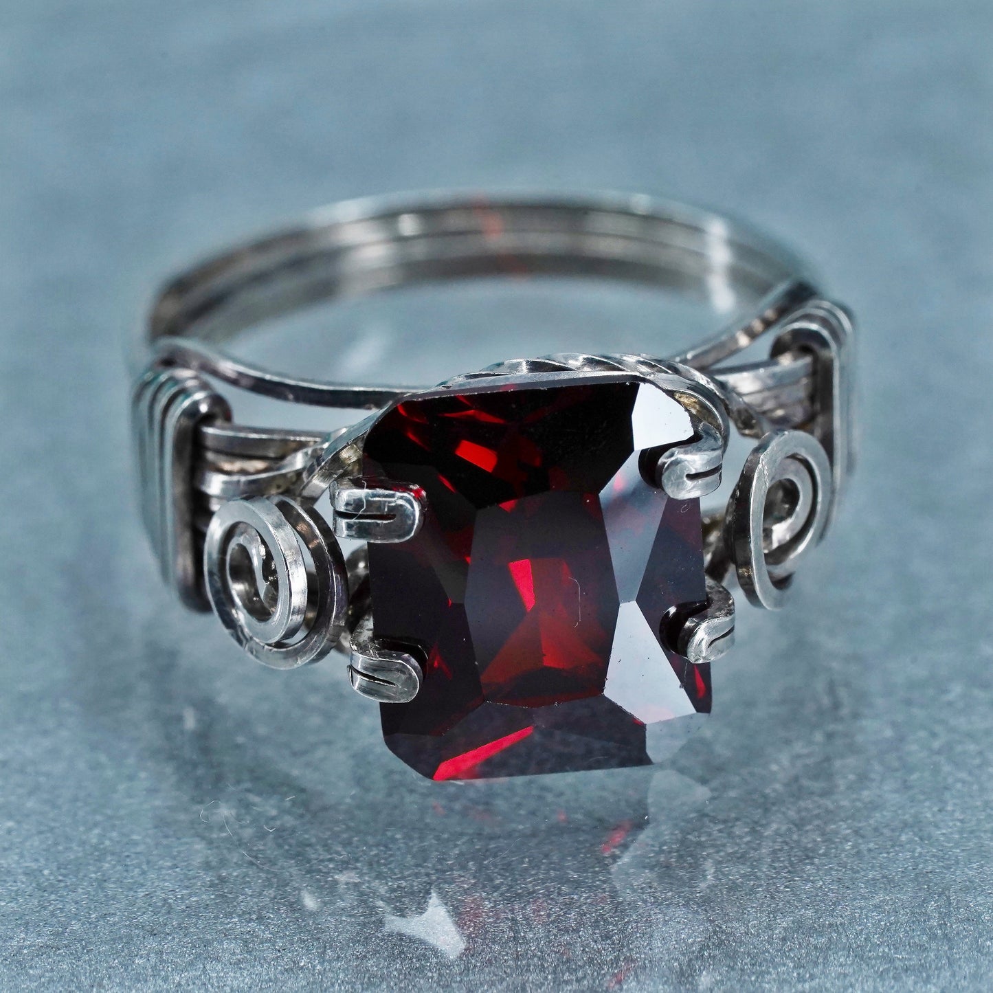 Size 7.75, vintage Sterling 925 silver handmade wired ring with garnet