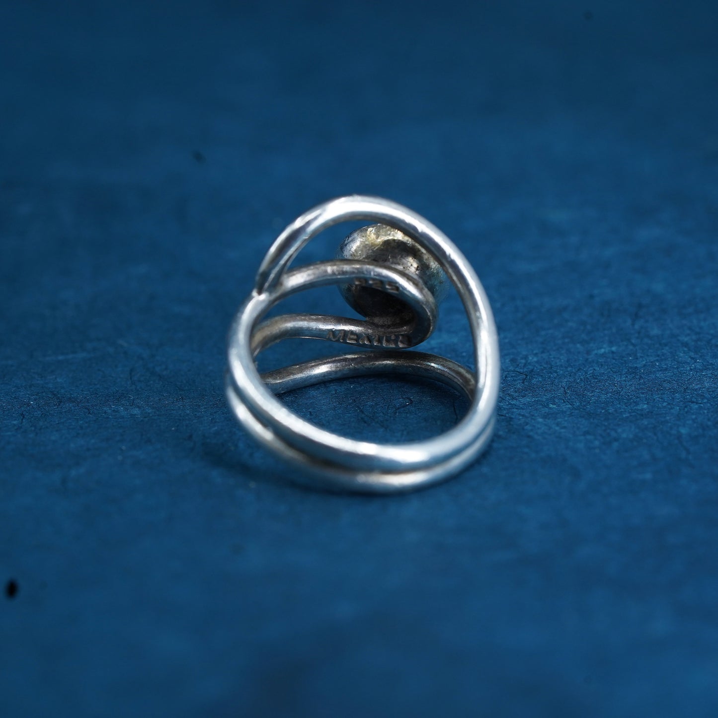 Size 7, vintage Mexican Sterling 925 silver handmade ring with black onyx