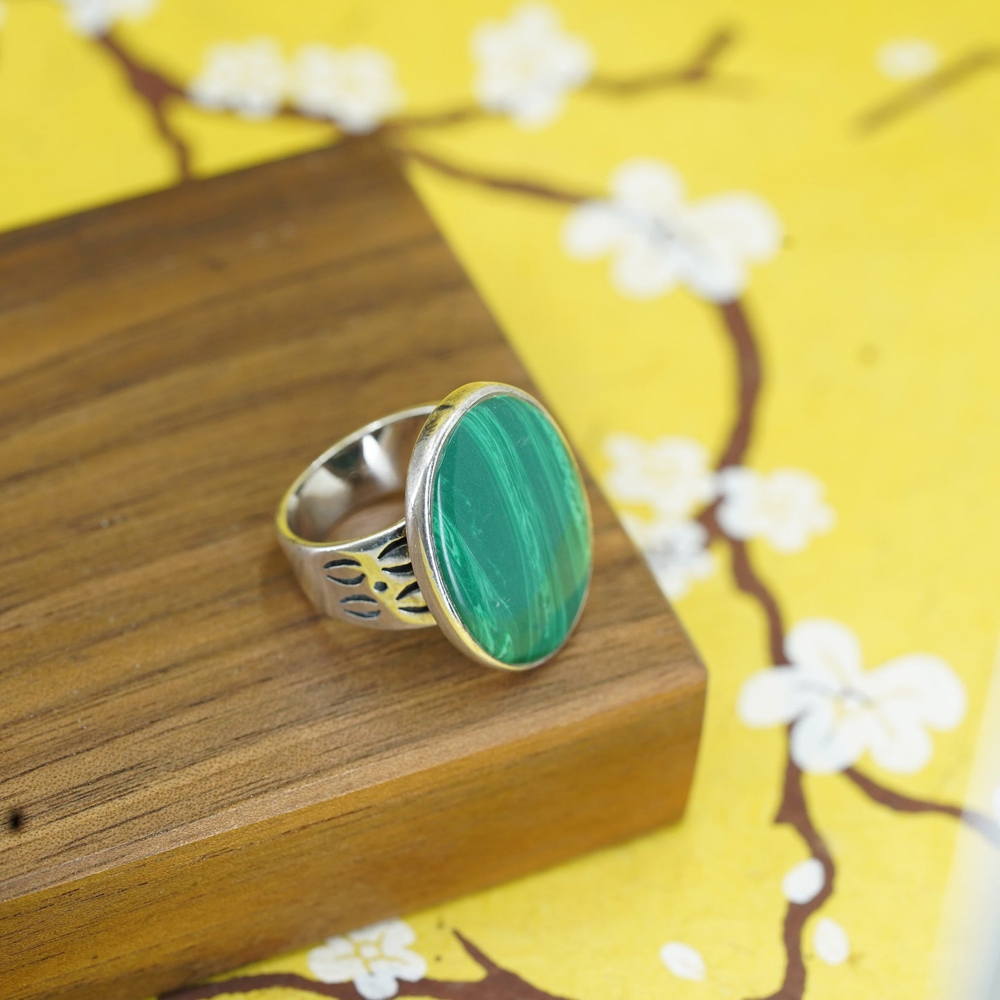 Size 7.75, Mexico Sterling 925 silver handmade ring band with oval malachite