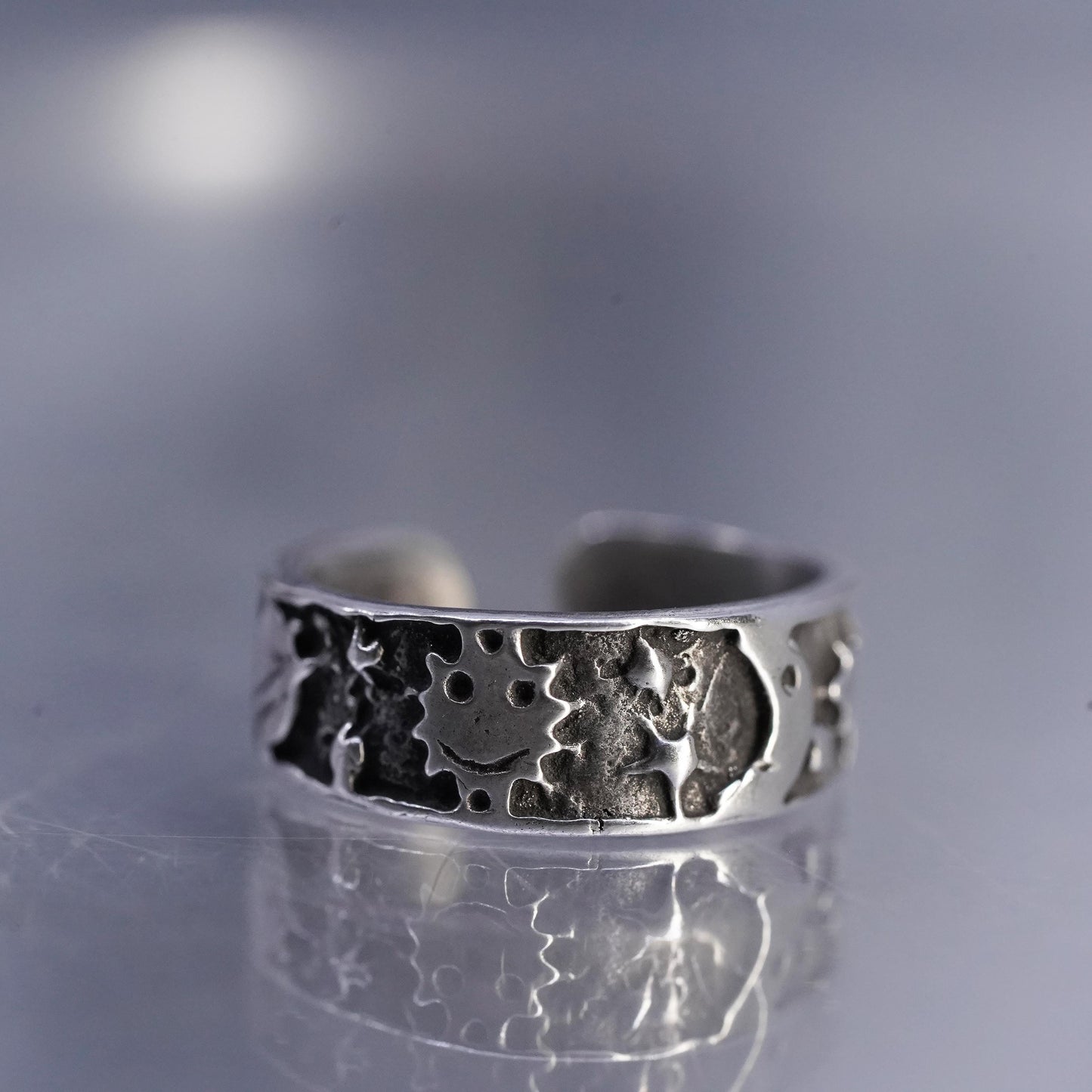 Size 2, vintage southwestern Sterling 925 silver ring, sun star moon open band