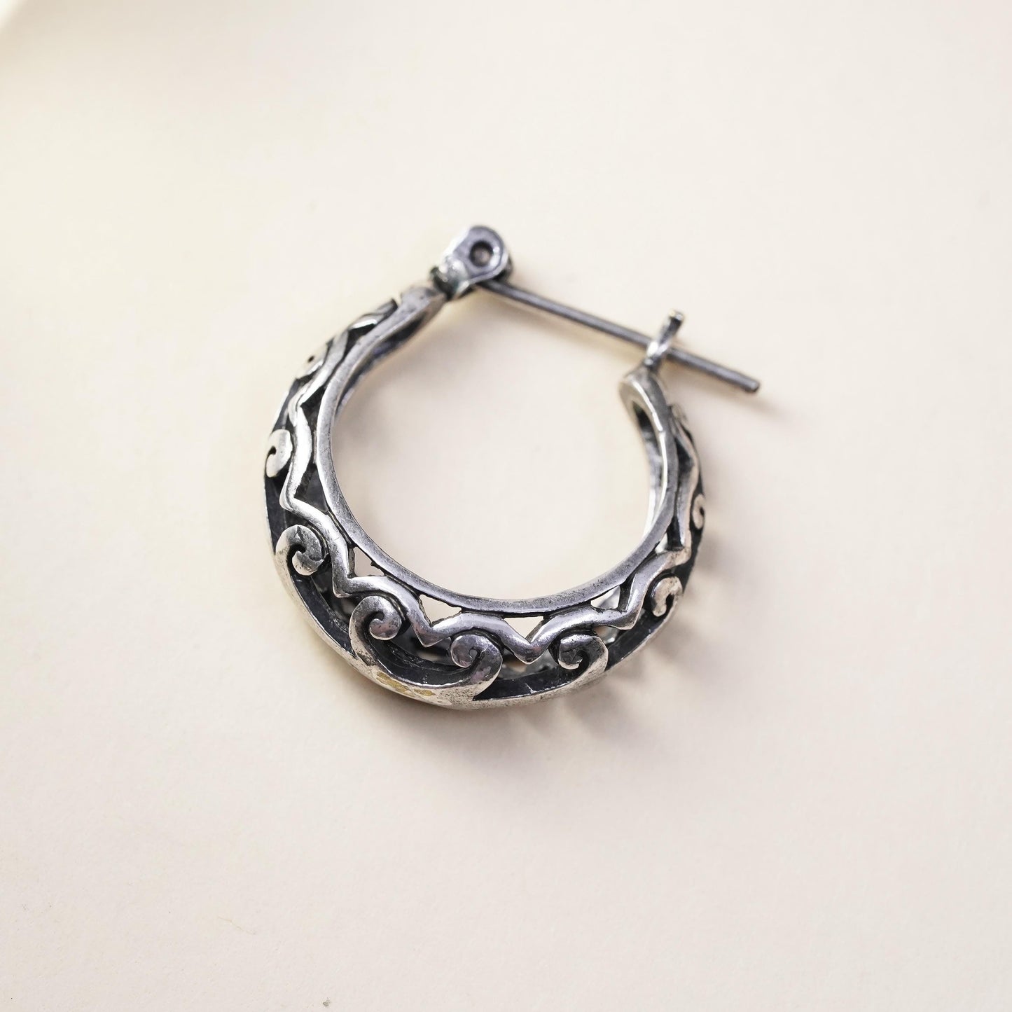 0.75”, Vintage sterling silver loop single earring, filigree primitive hoop