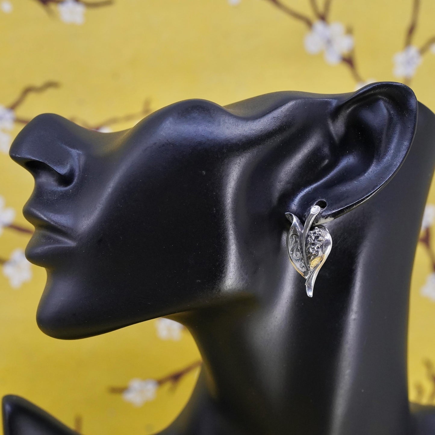 Vintage Sterling silver handmade earrings, 925 leaf screw back earrings