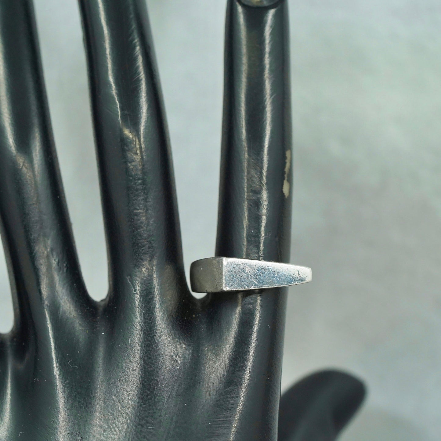Size 7, vintage southwestern Mexican Sterling 925 silver ring, band
