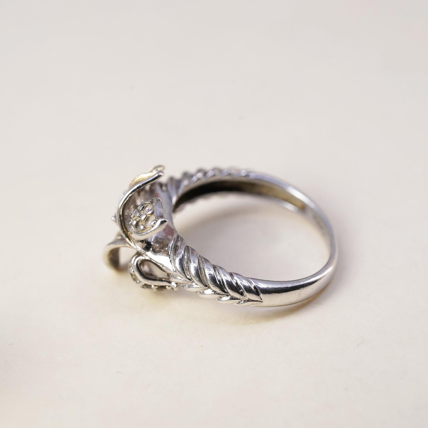 Size 5.5, vintage two tone Sterling silver ring, 925 lily flower real diamond