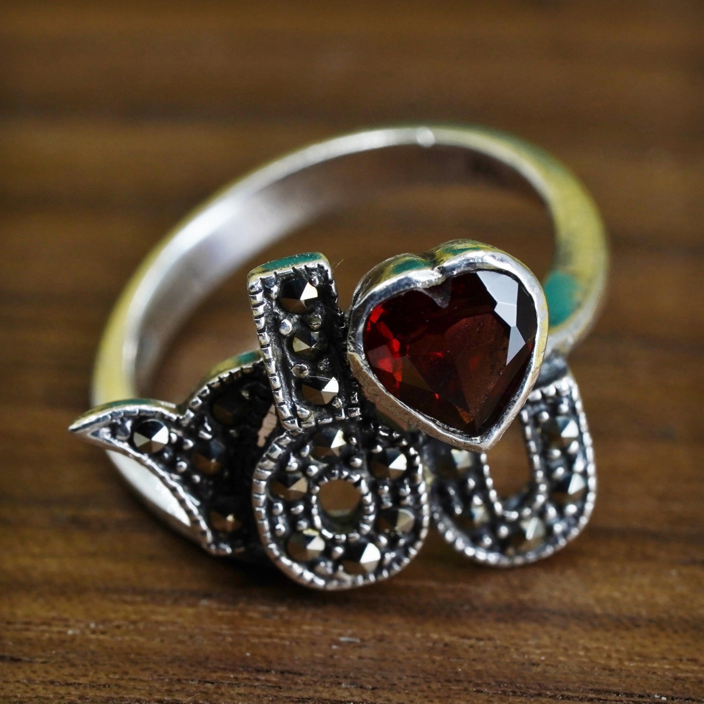 Size 6, VTG sterling silver ring, 925 "i love you" band ruby heart marcasite