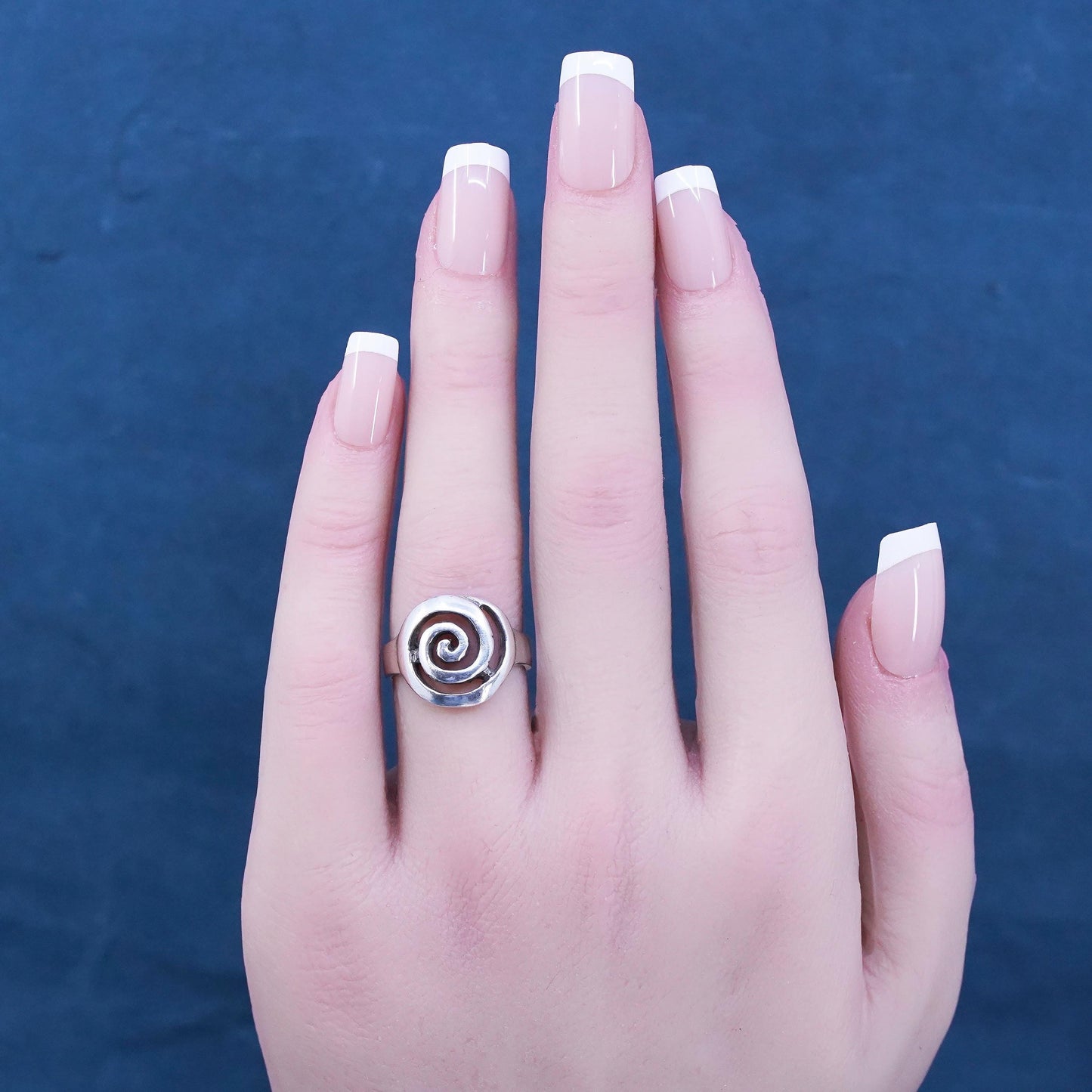 Size 6, vintage Sterling silver handmade ring, 925 spiral swirly band
