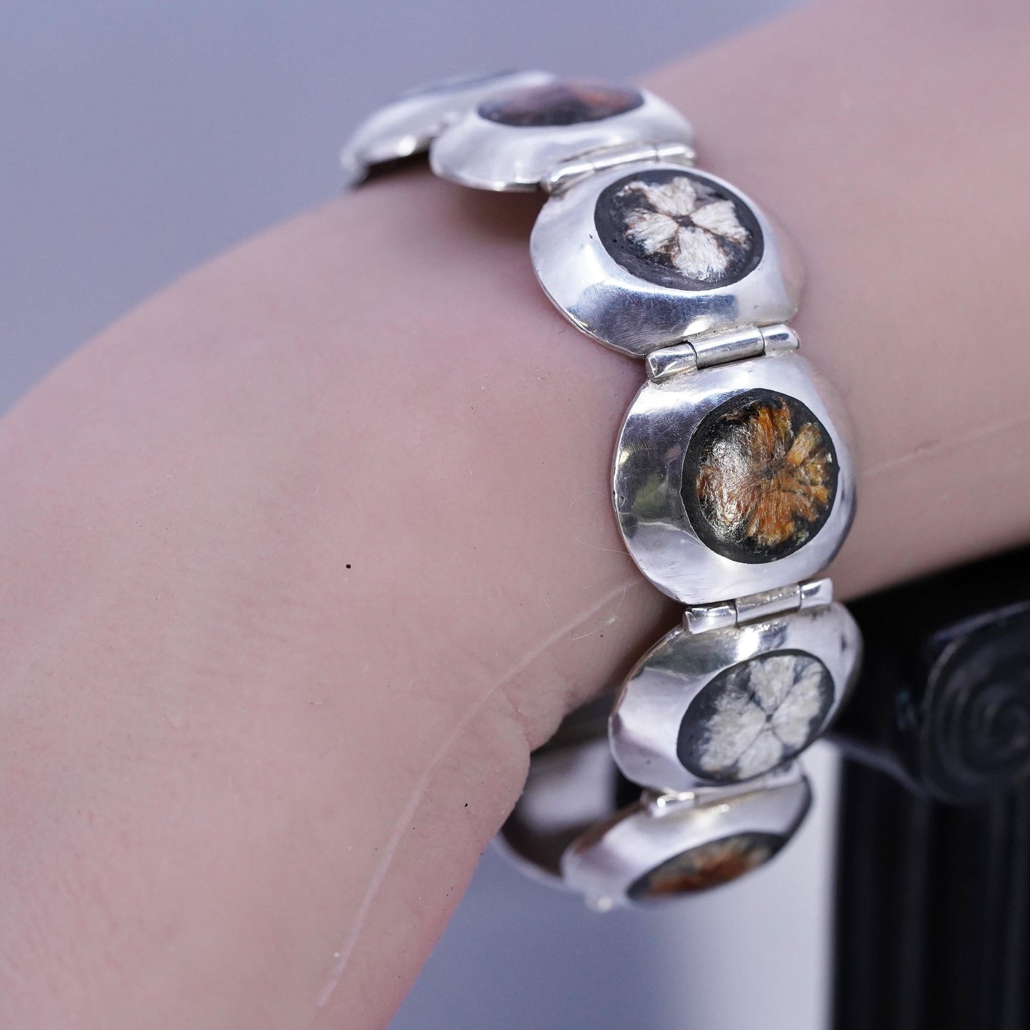 6.5”, VTG southwestern Sterling 950 Silver Chrysanthemum Stone Panel Bracelet