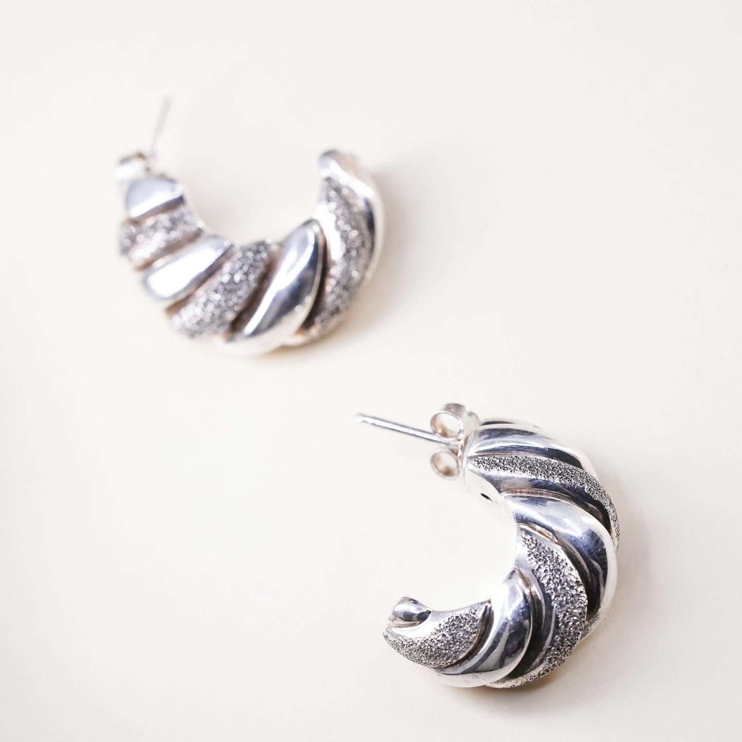 0.75”, VTG Sterling silver bold earrings, textured 925 glittering Huggie studs